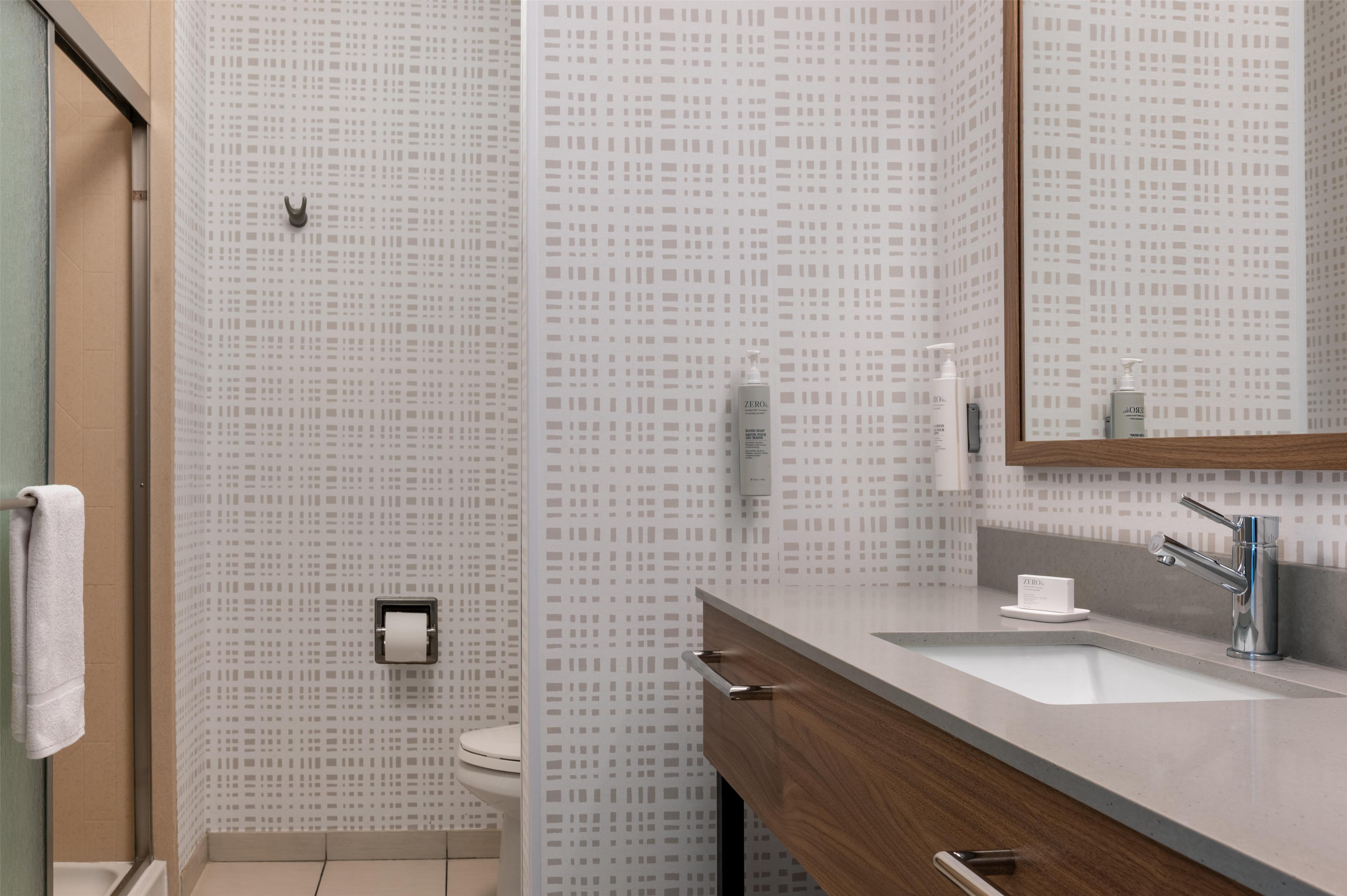 Guest room bath