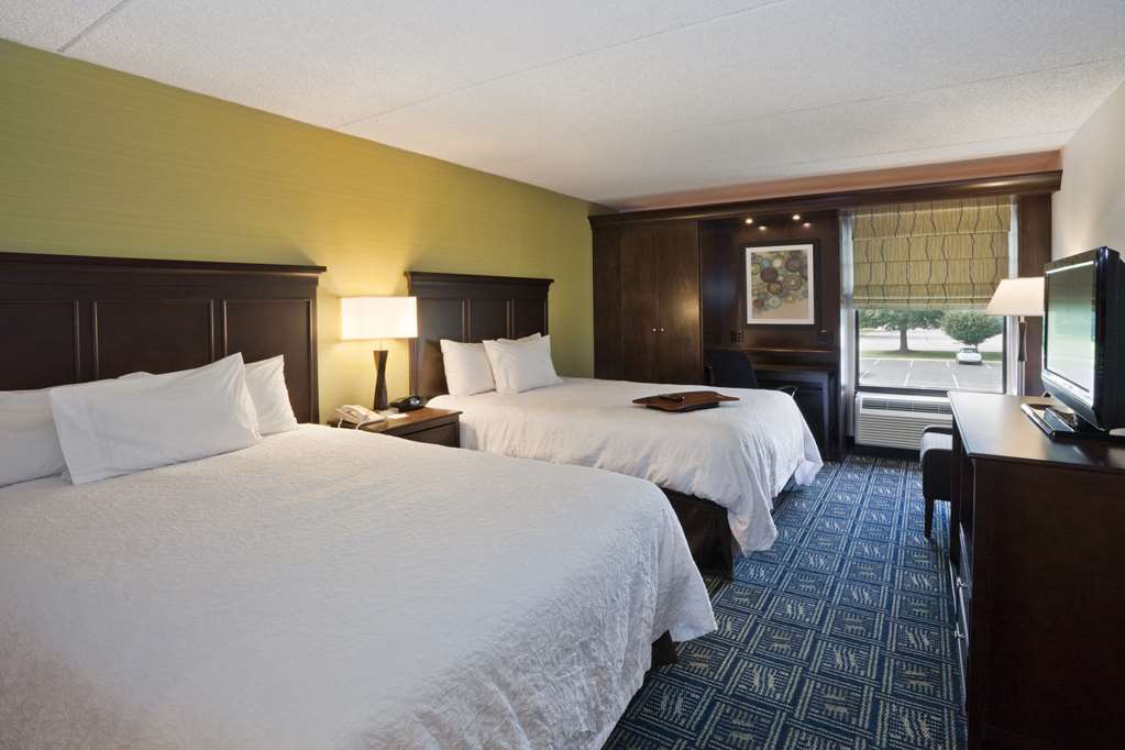 Hampton Inn by Hilton DuBois Room Type - 2QN MOB HEA ACC TUB SFB NS
