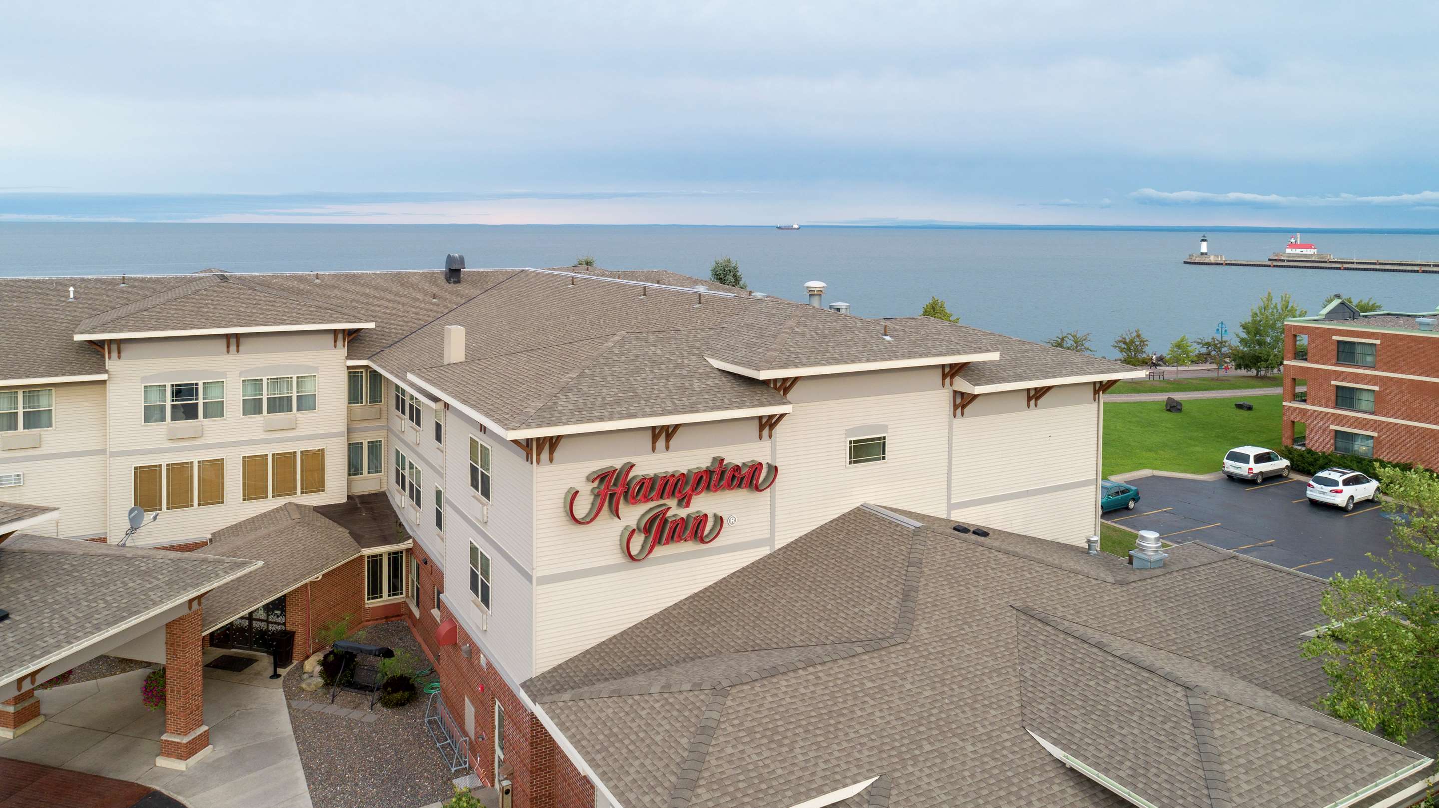 Exterior | Hampton Inn Duluth Canal Park