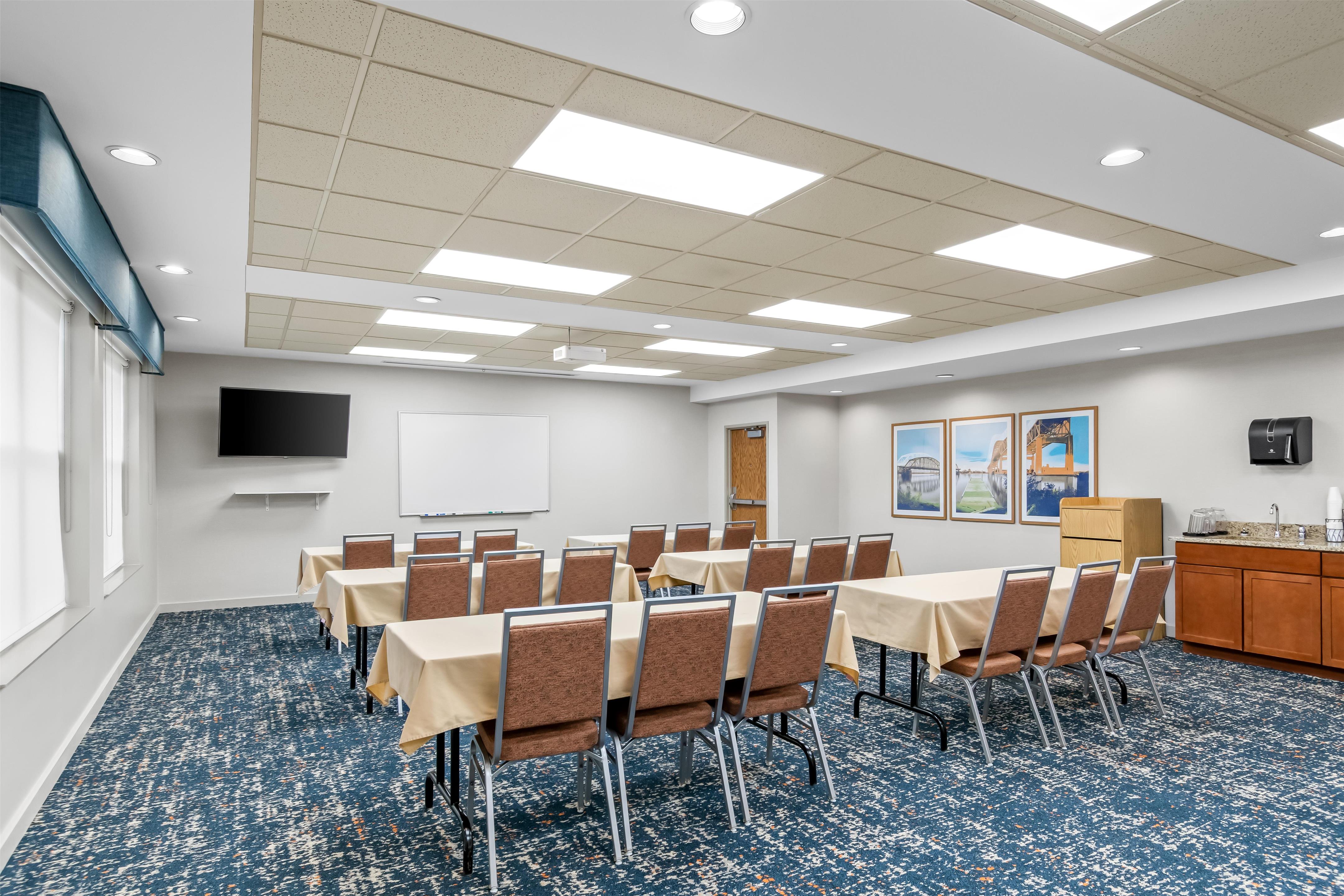Meeting Room | Hampton Inn Duluth Canal Park