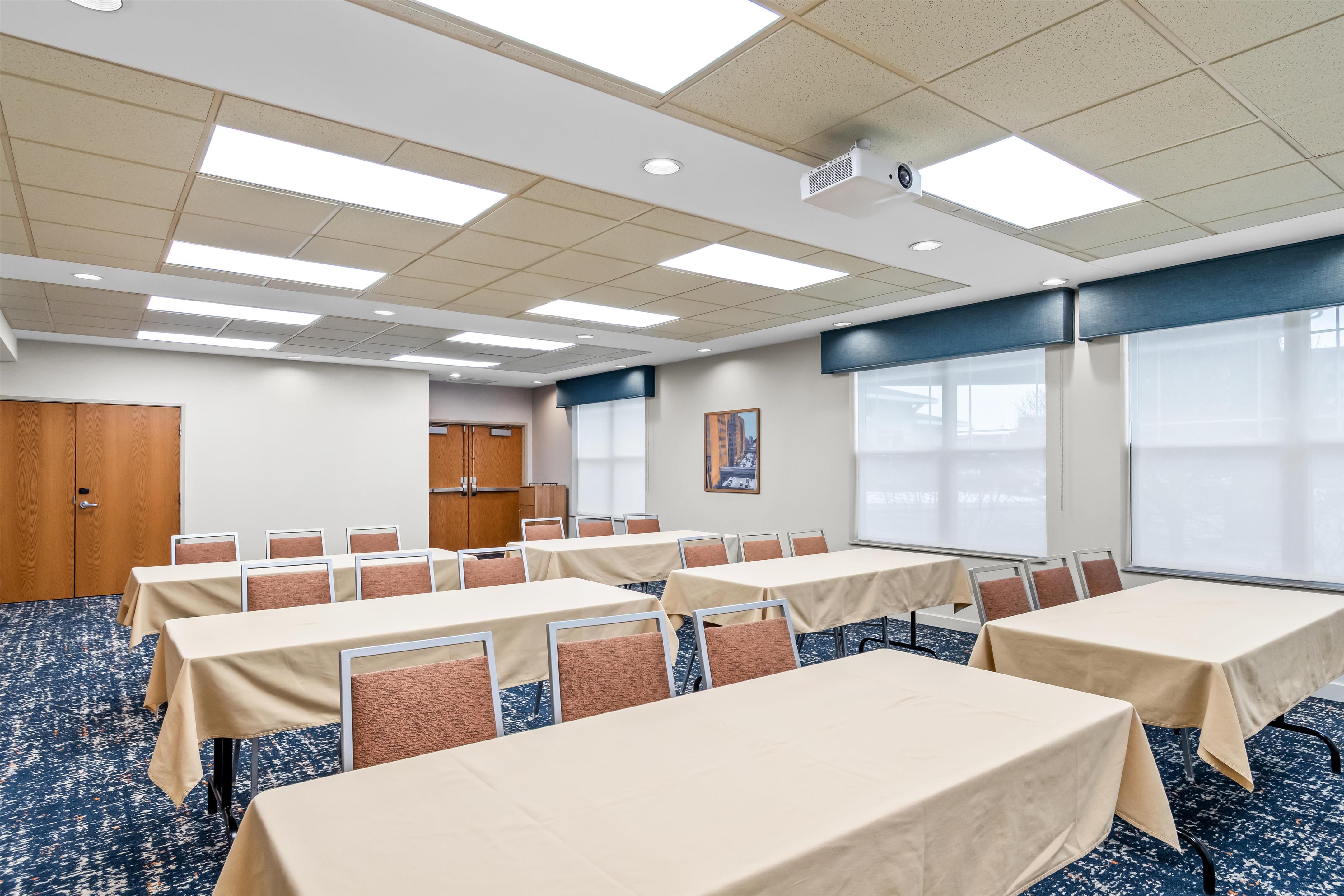 Meeting Room | Hampton Inn Duluth Canal Park