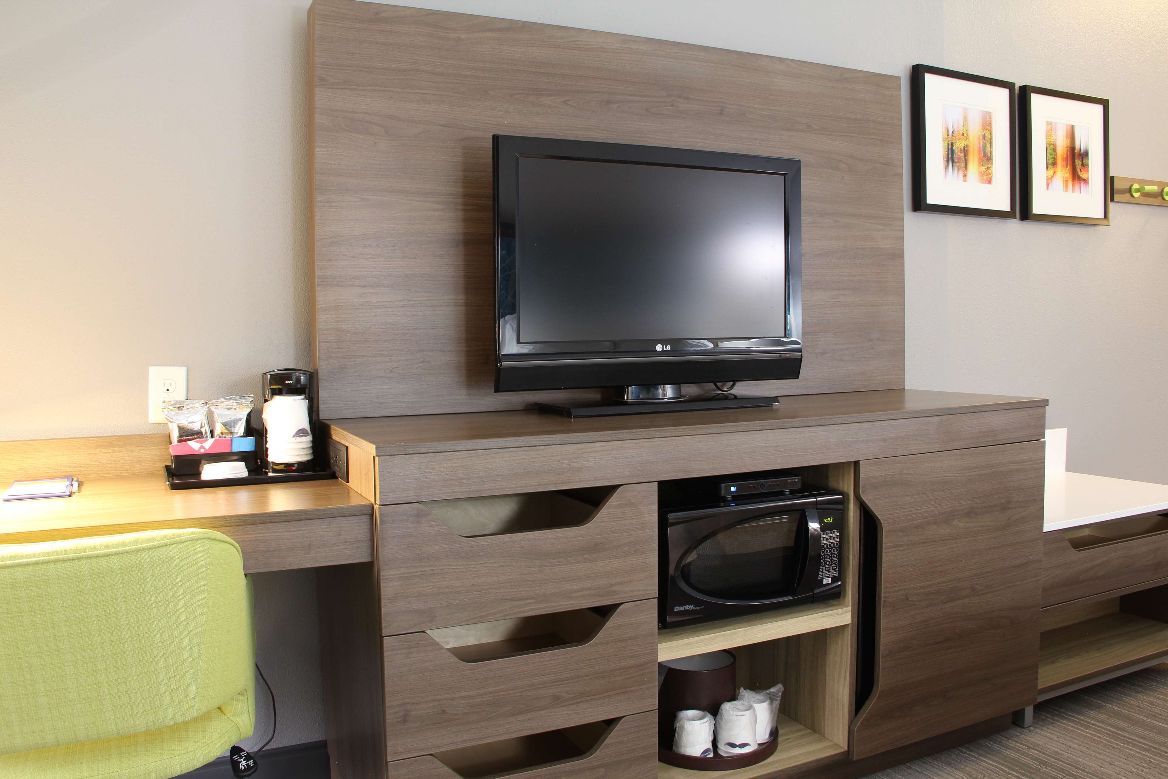 HAMPTON INN DANVILLE KY Room Type - 1 KING BED NONSMOKING