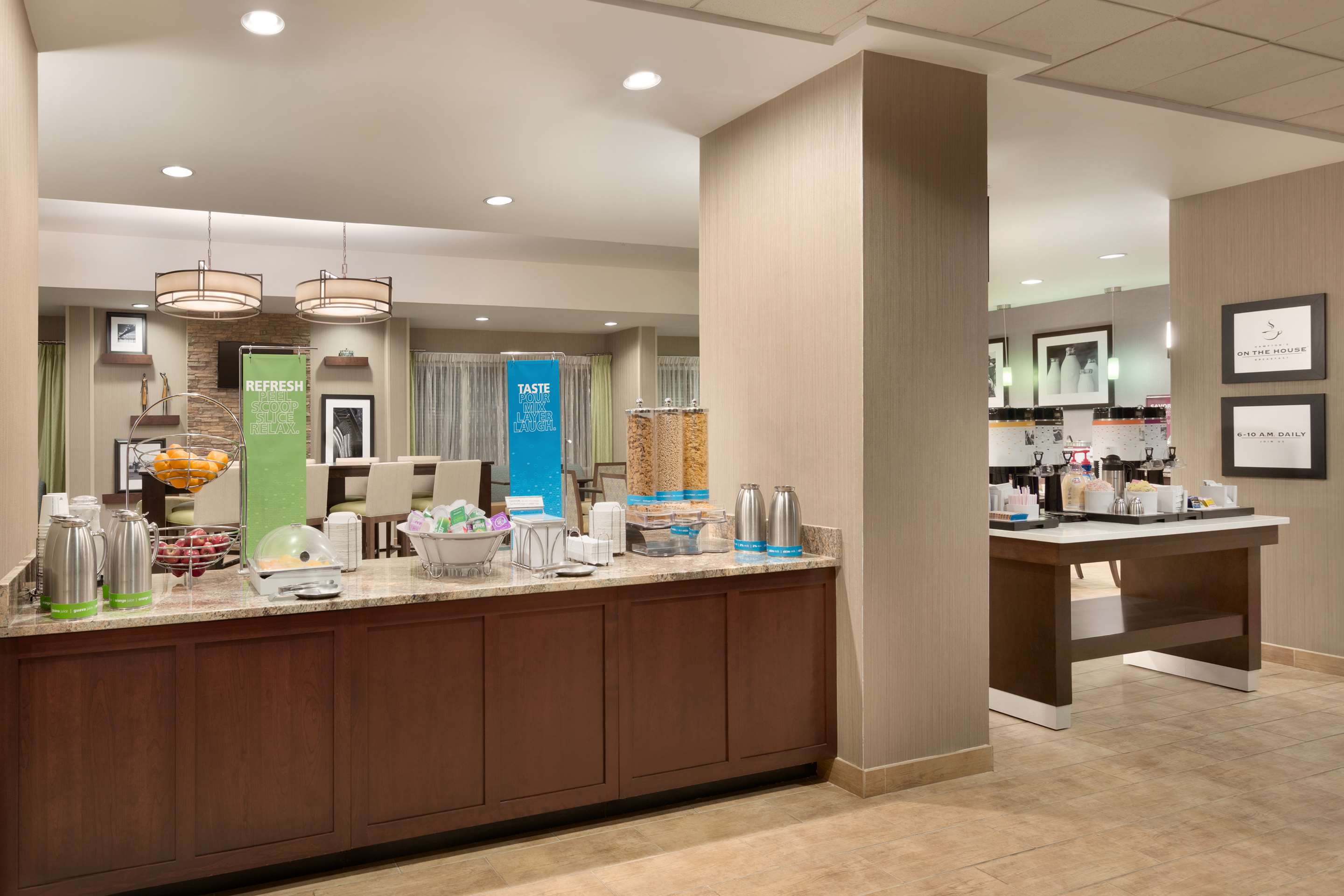 Breakfast Area | Hampton Inn Denville/Rockaway/Parsippany