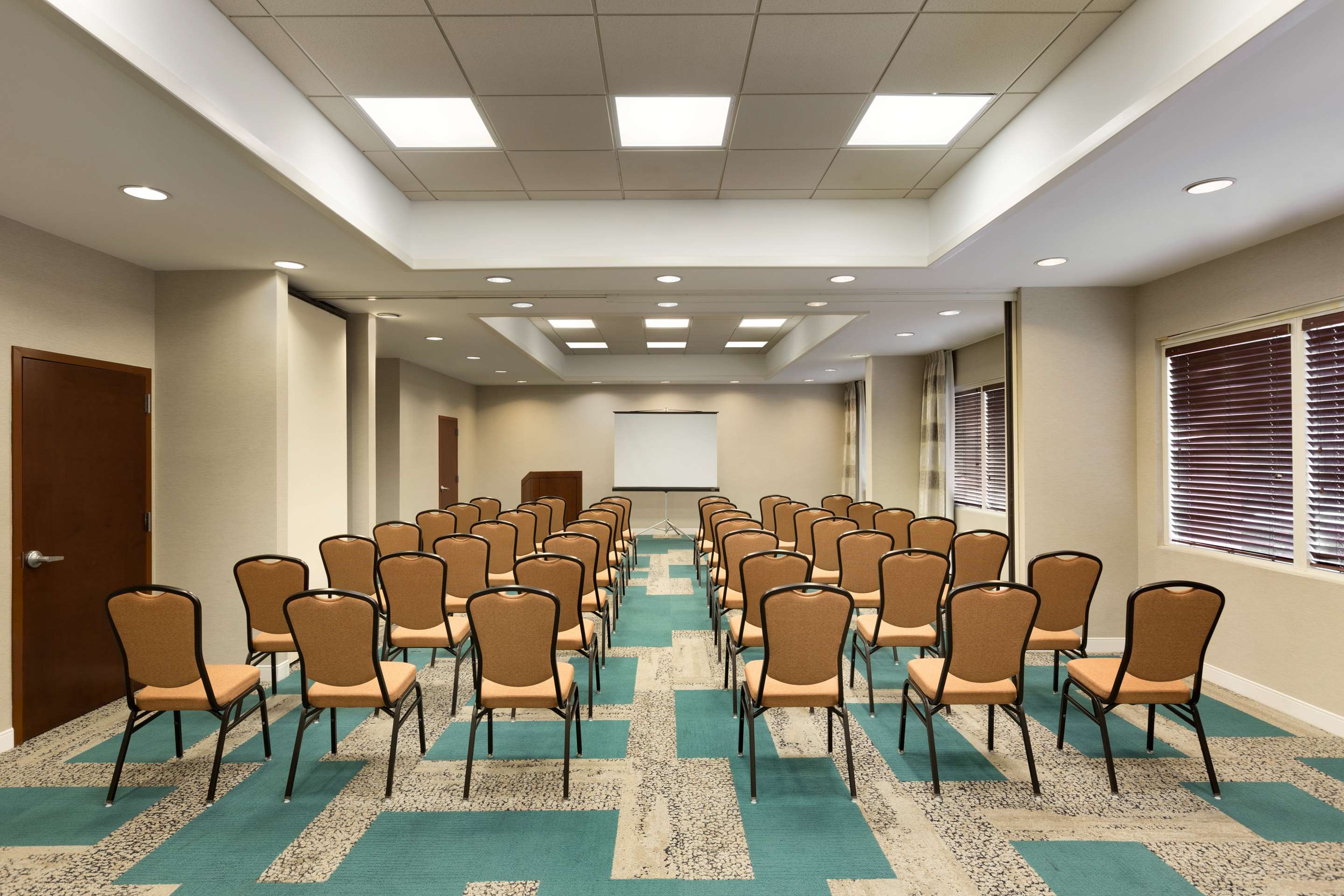 Meeting Room | Hampton Inn Denville/Rockaway/Parsippany