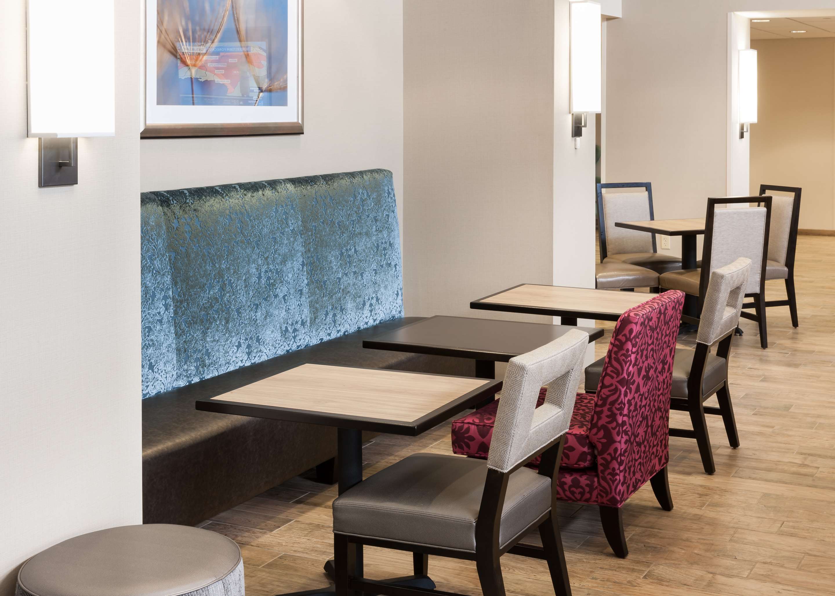 Restaurant | Hampton Inn & Suites Davenport