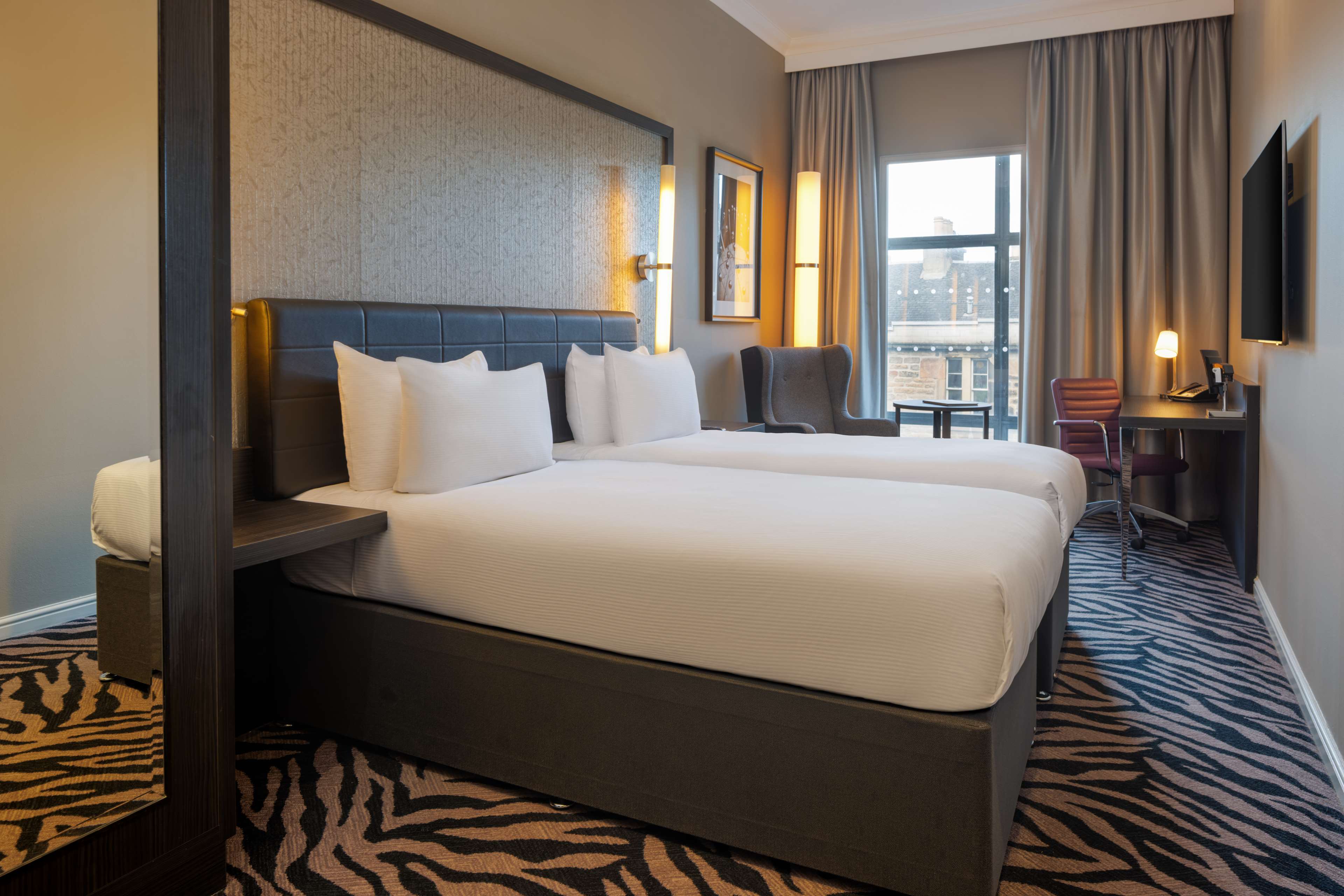 DoubleTree by Hilton Edinburgh City Centre Room Type - TWIN ROOM TWO SINGLE BEDS