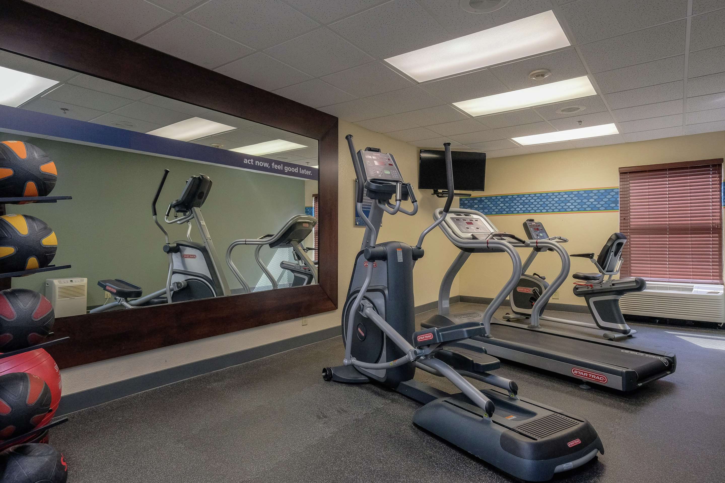 Health club fitness center gym | Hampton Inn Edenton