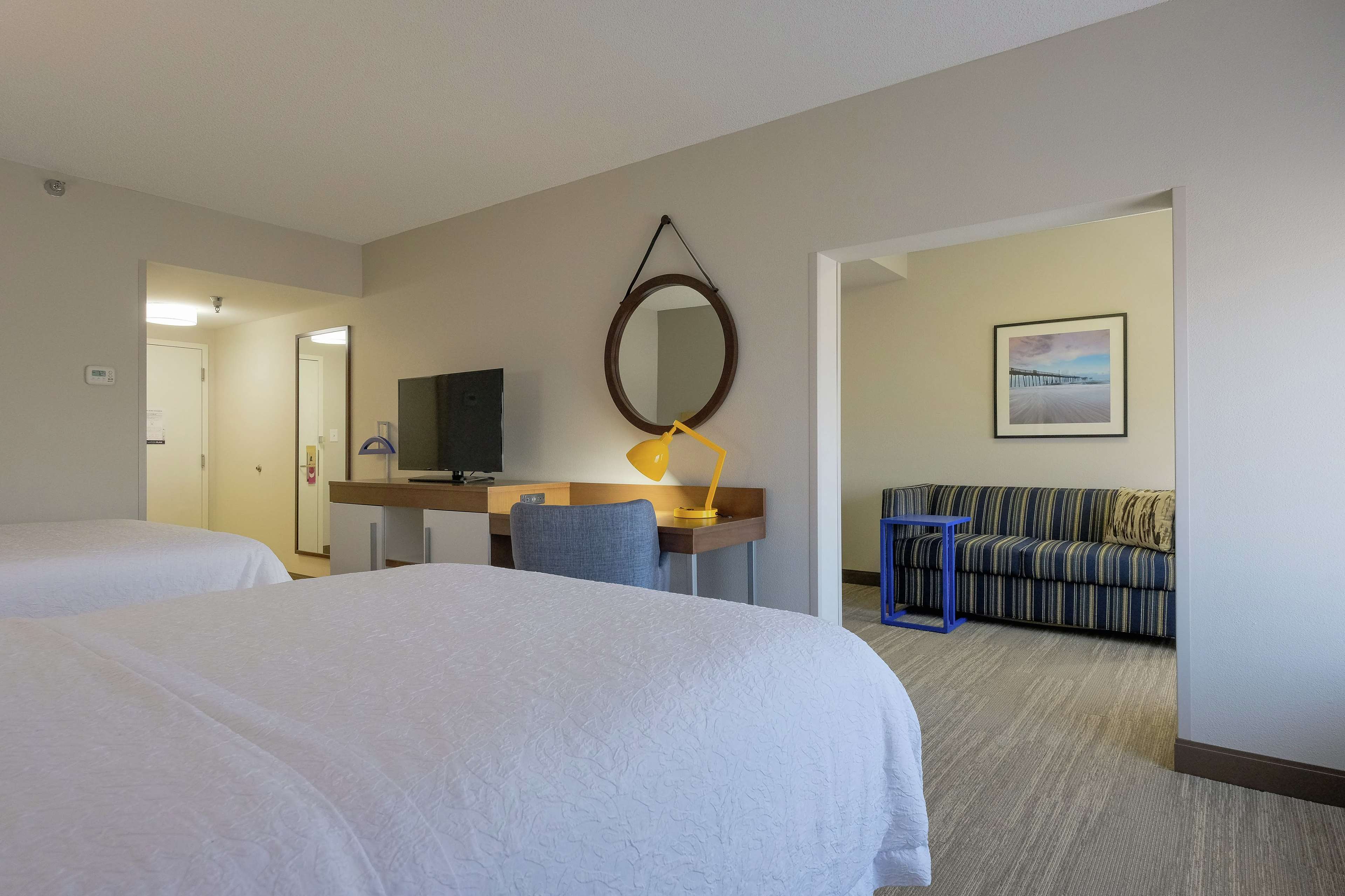 Hampton Inn by Hilton Edenton Room Type - 2 QUEENS SUITE W FRIDGE NS