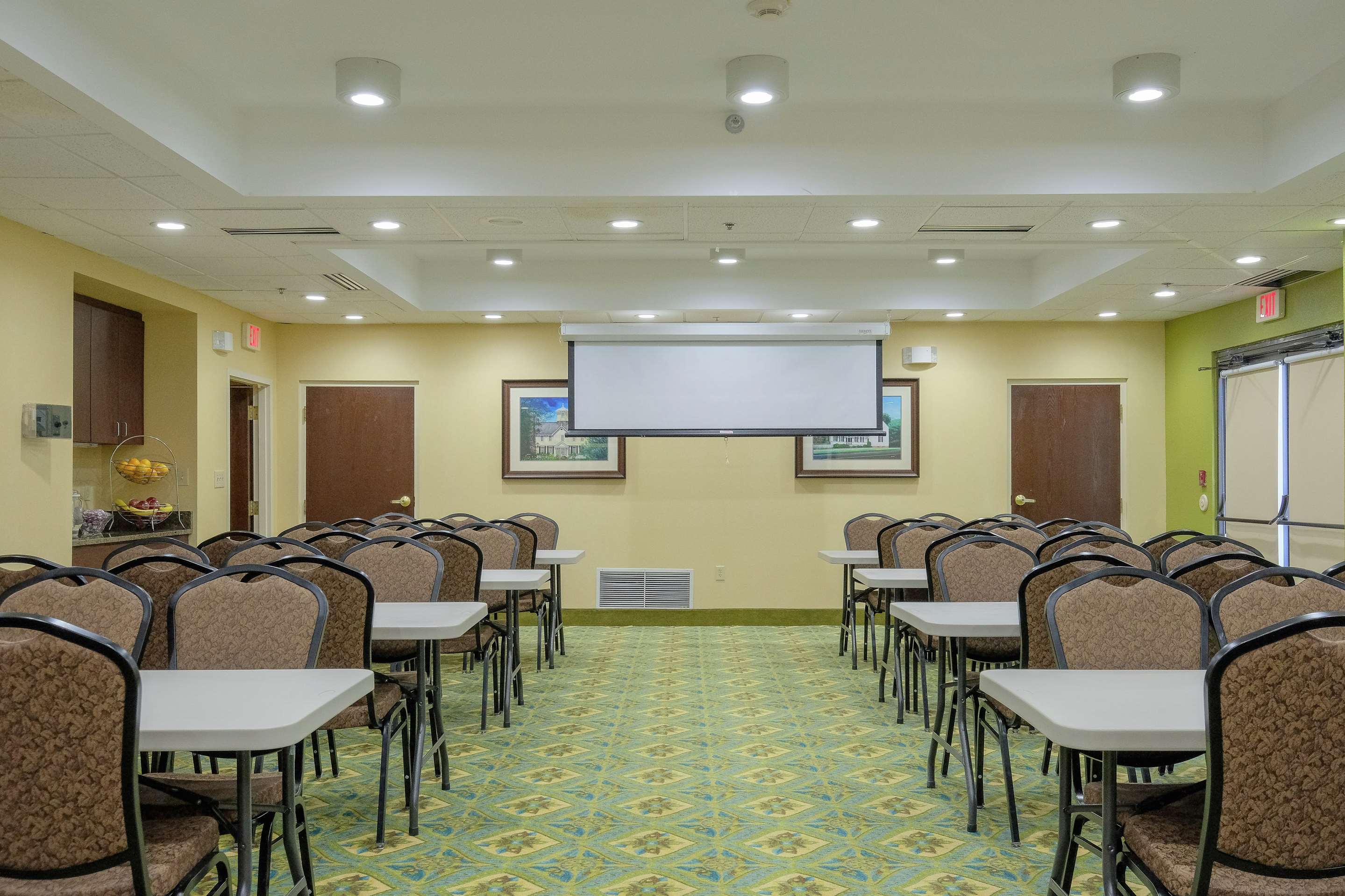 Meeting Room | Hampton Inn Edenton