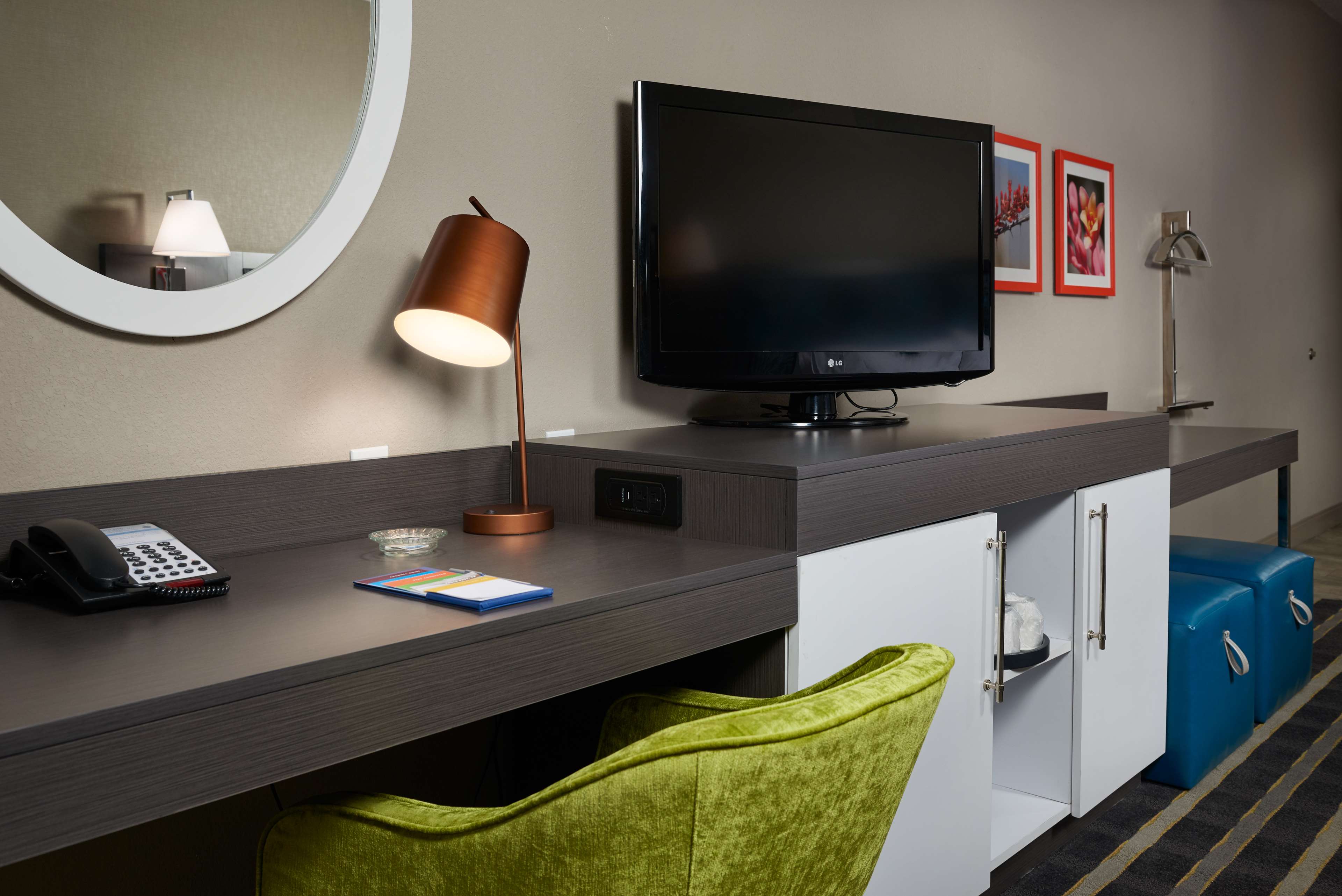 Hampton Inn by Hilton Eagle Pass Room Type - KING STANDARD-NON SMOKING