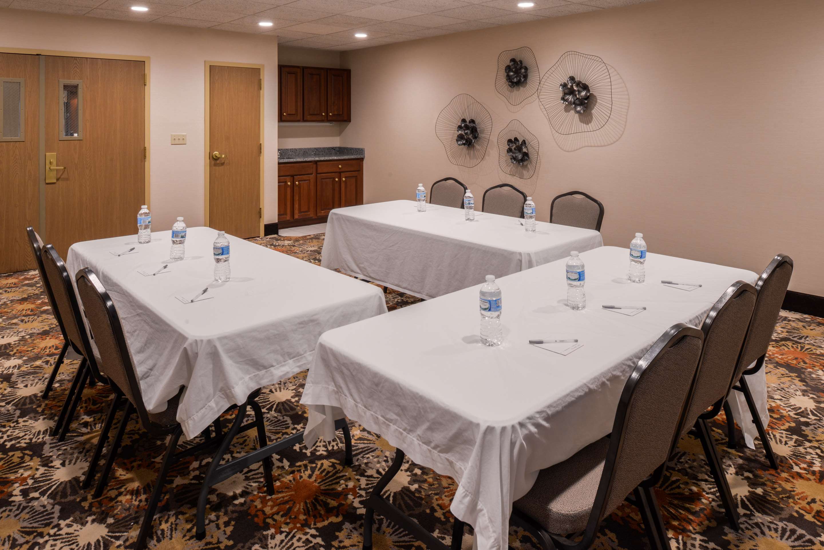 Meeting Room | Hampton Inn Elkhart