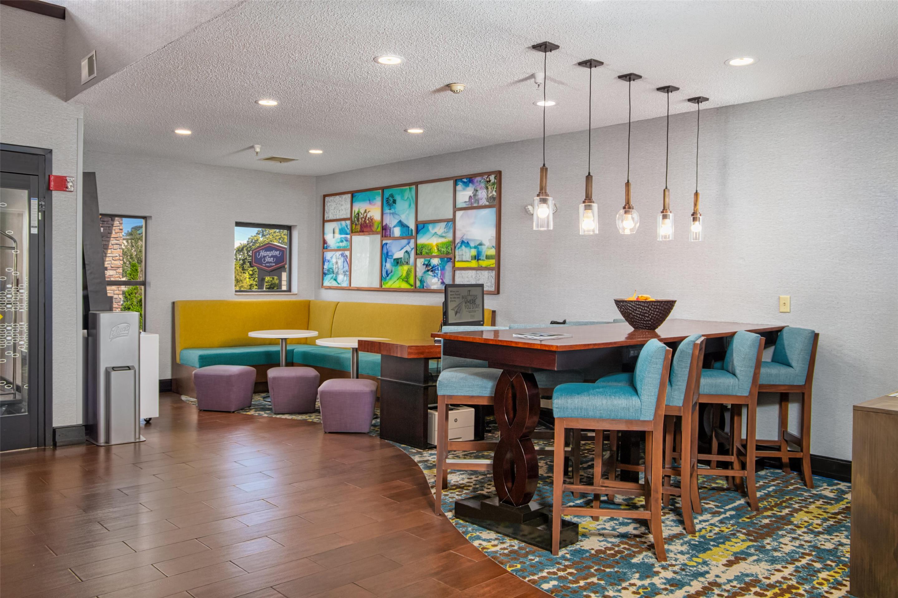 Lobby | Hampton Inn Elkhart