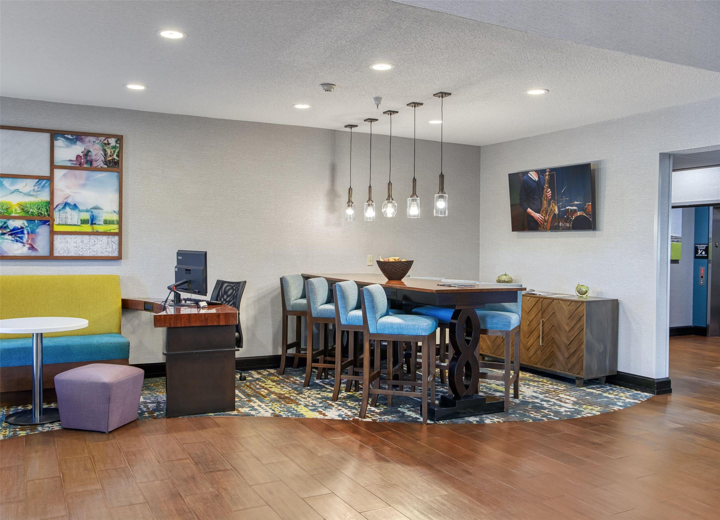 Lobby | Hampton Inn Elkhart
