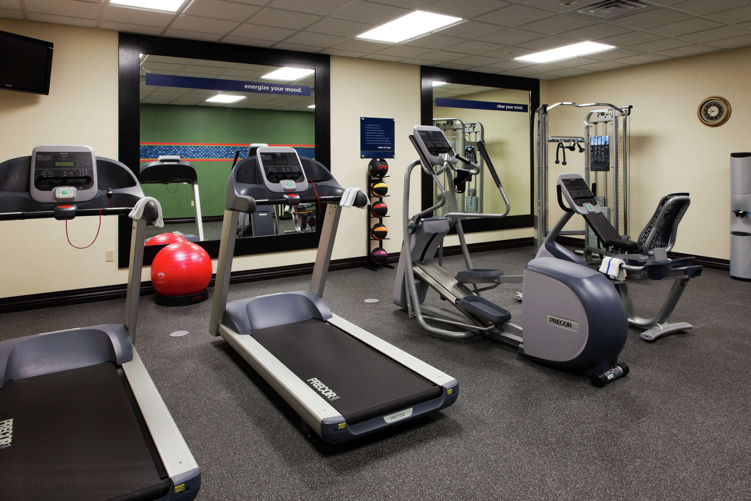 Health club fitness center gym | Hampton Inn & Suites Middlebury