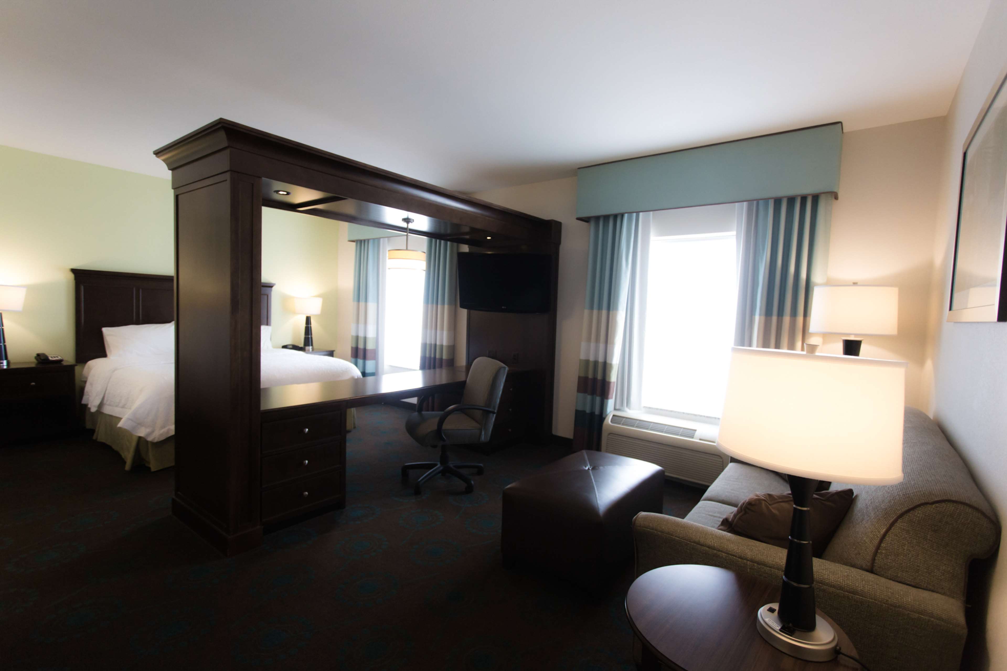 Hampton Inn & Suites by Hilton Middlebury Room Type - 1 KNG STUDIO SUITE NOSMOKE