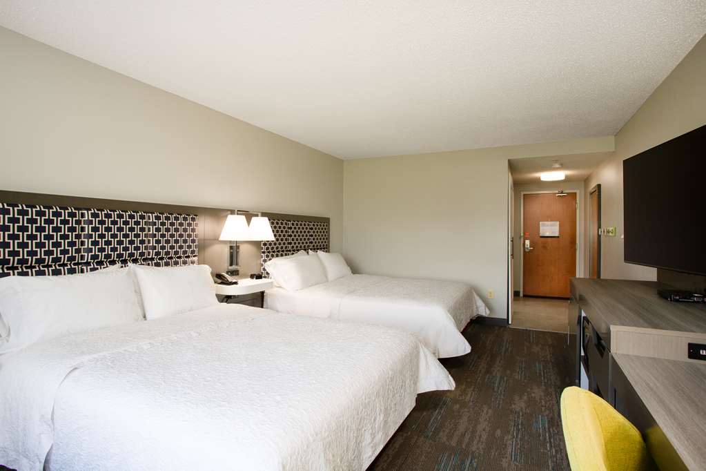 Hampton Inn Elkins, WV-guestroom-Guest Room,On-Site.jpg