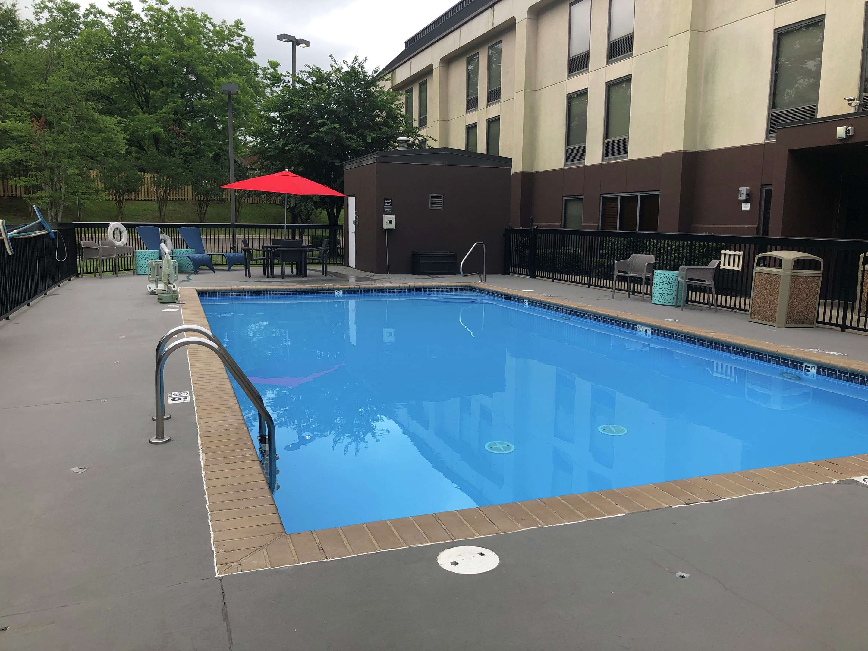 Pool | Hampton Inn El Dorado