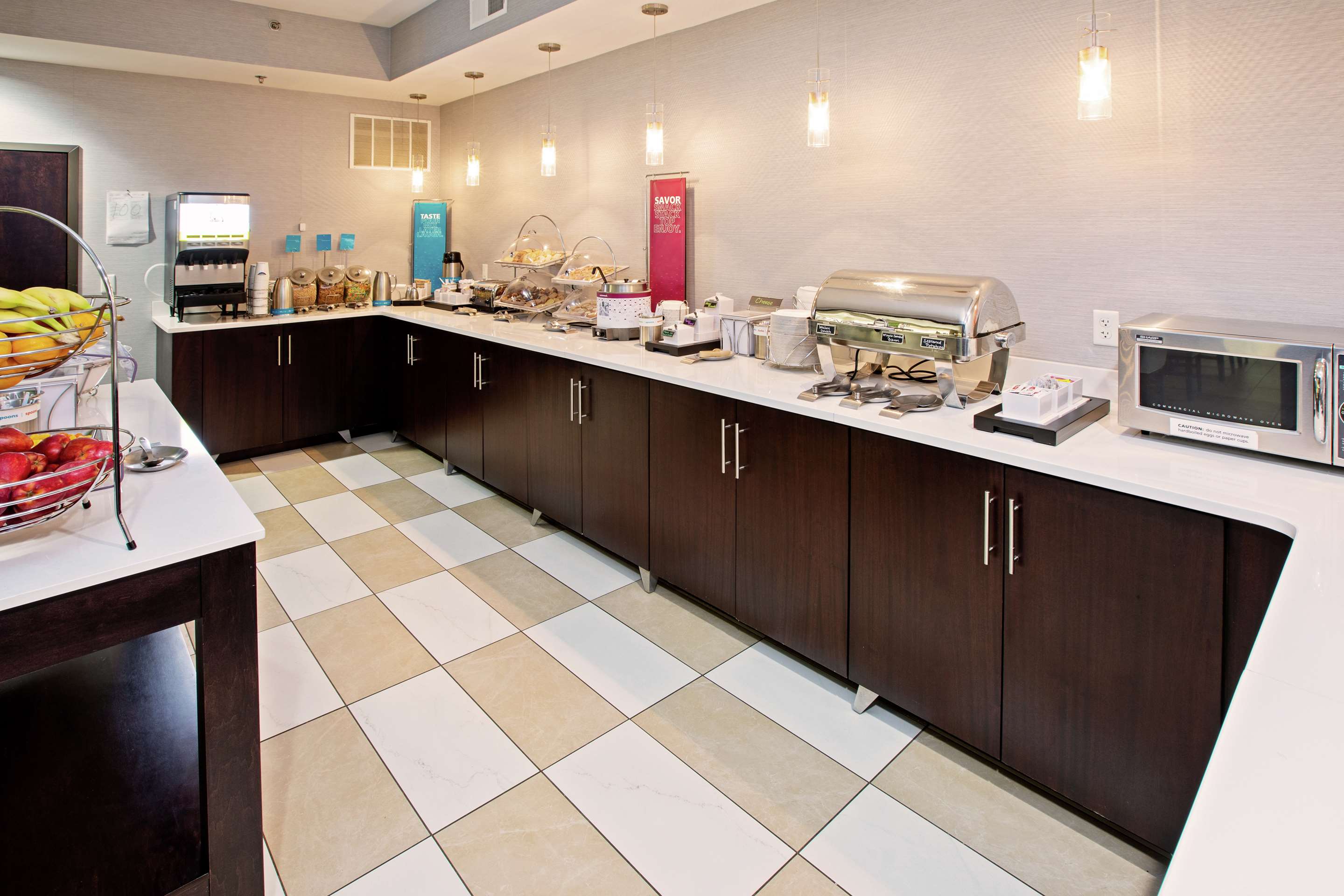 Breakfast Area | Hampton Inn Elizabethtown