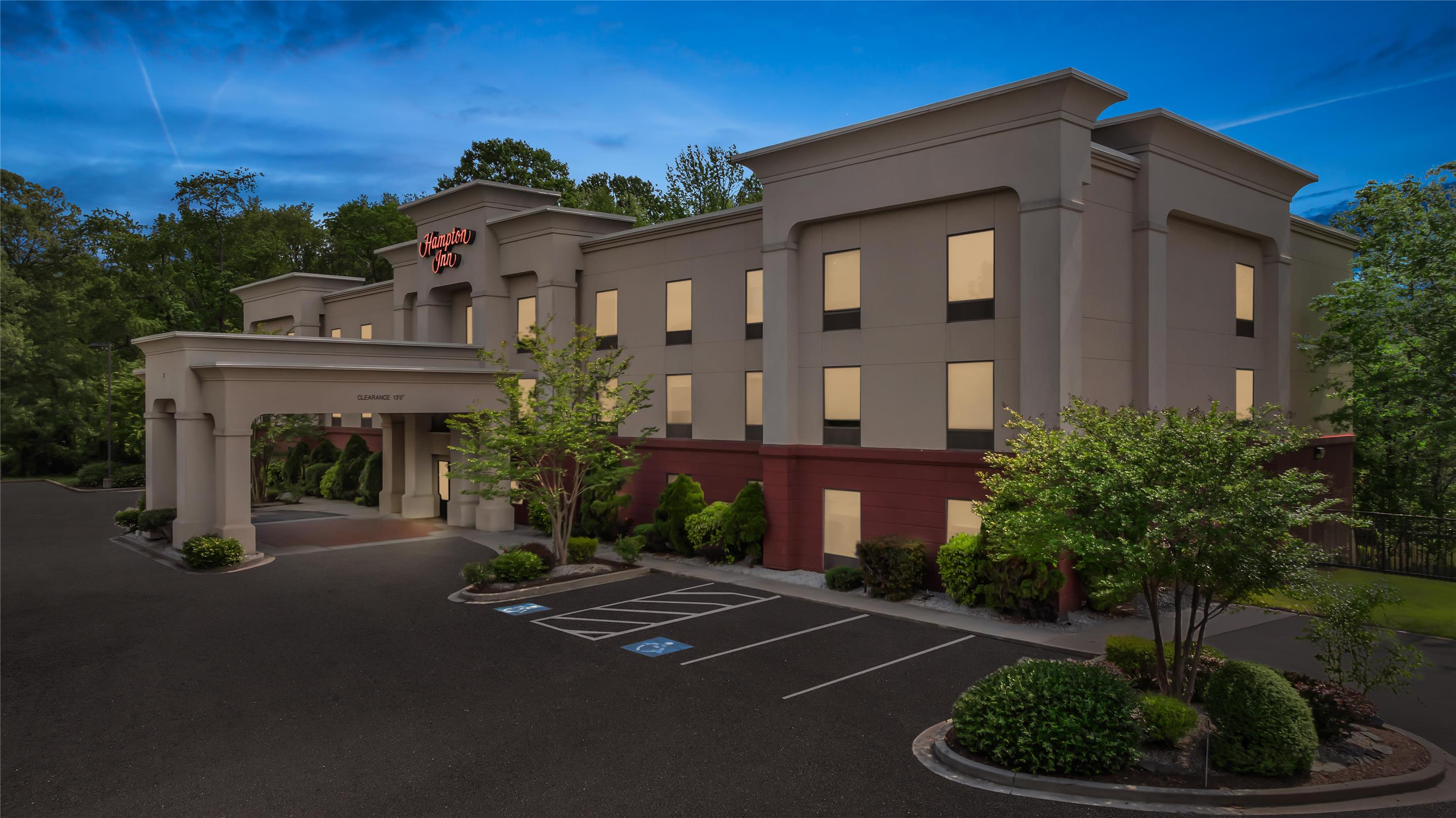 Exterior | Hampton Inn Elkton