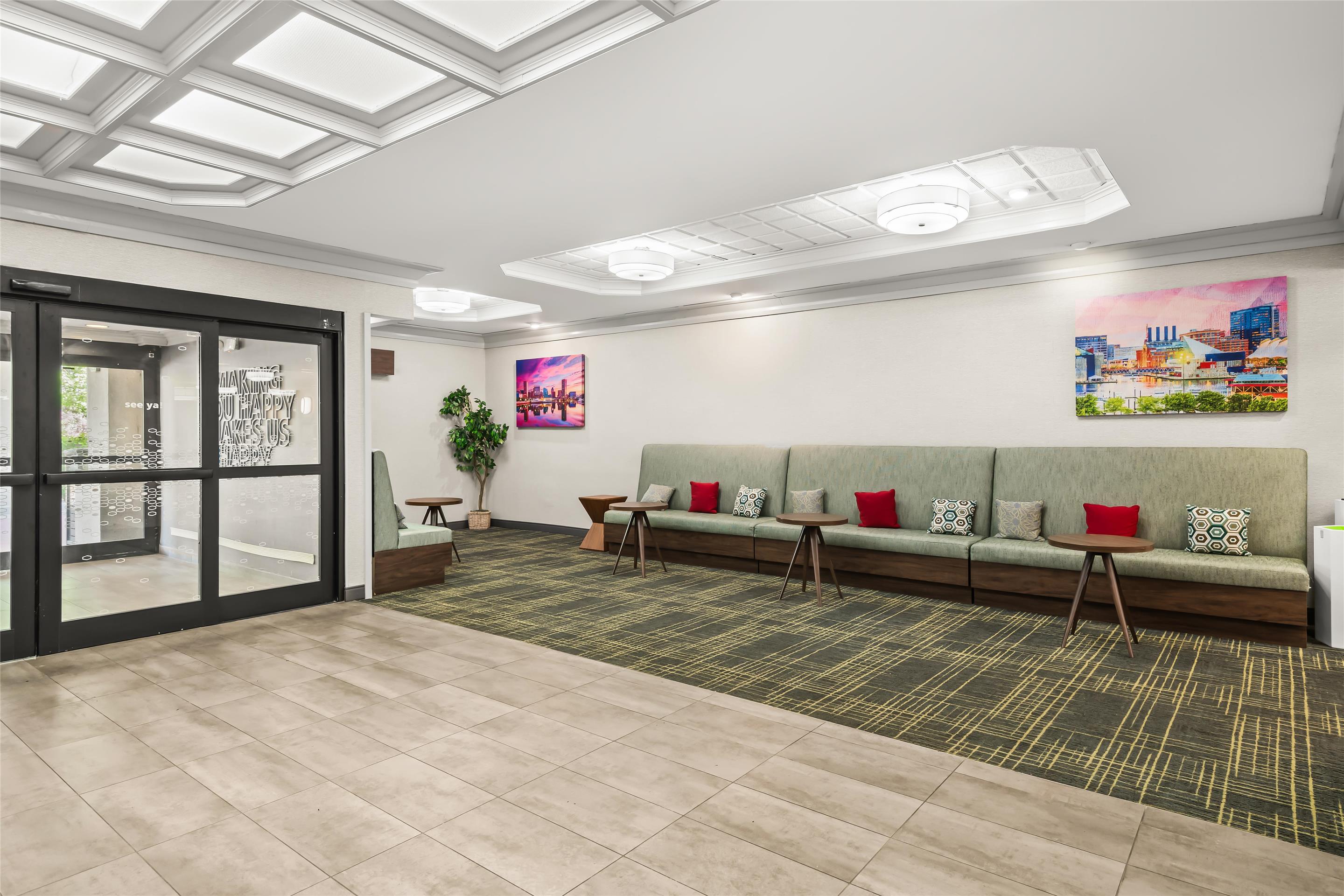 Lobby | Hampton Inn Elkton