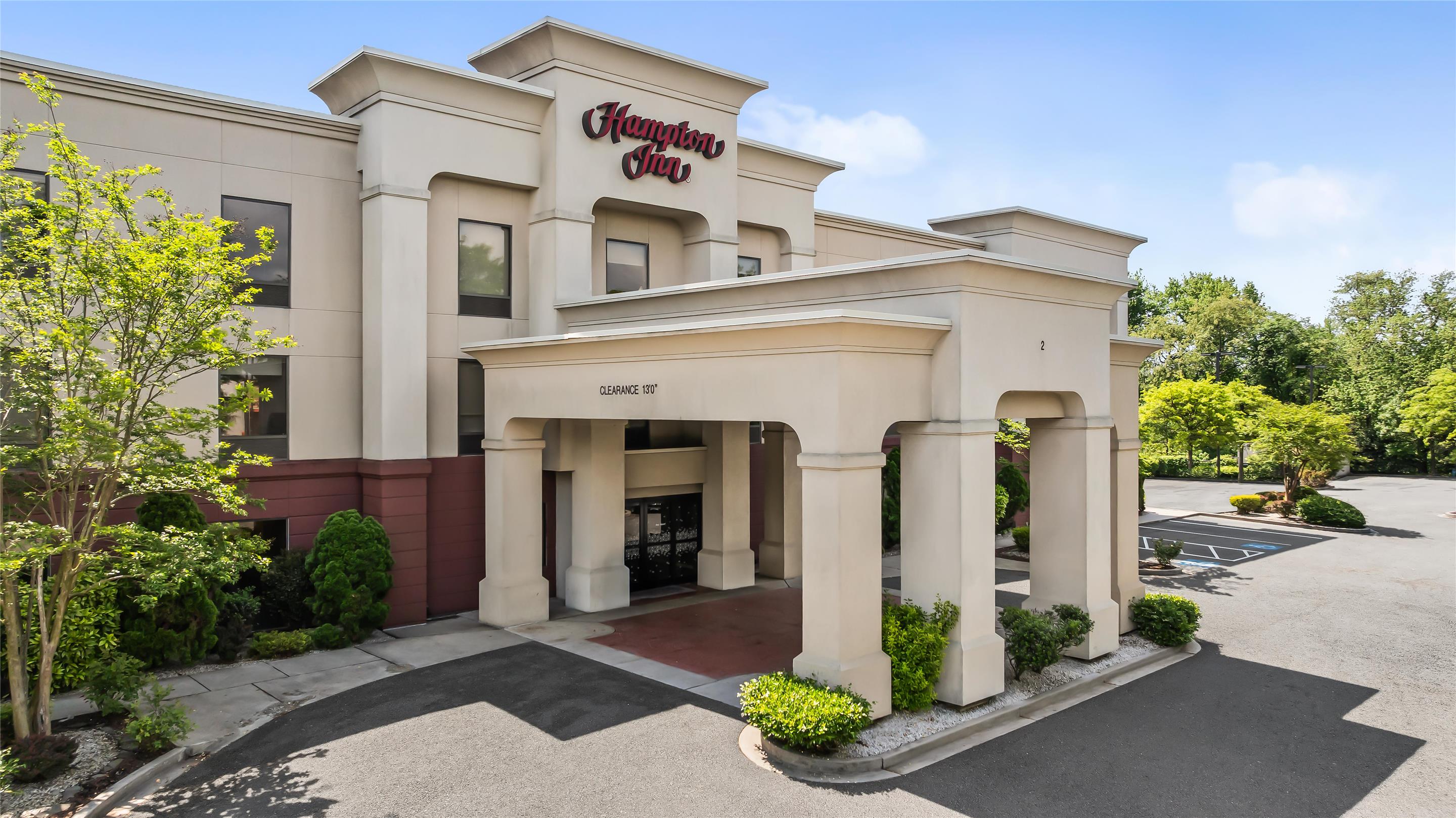 Exterior | Hampton Inn Elkton