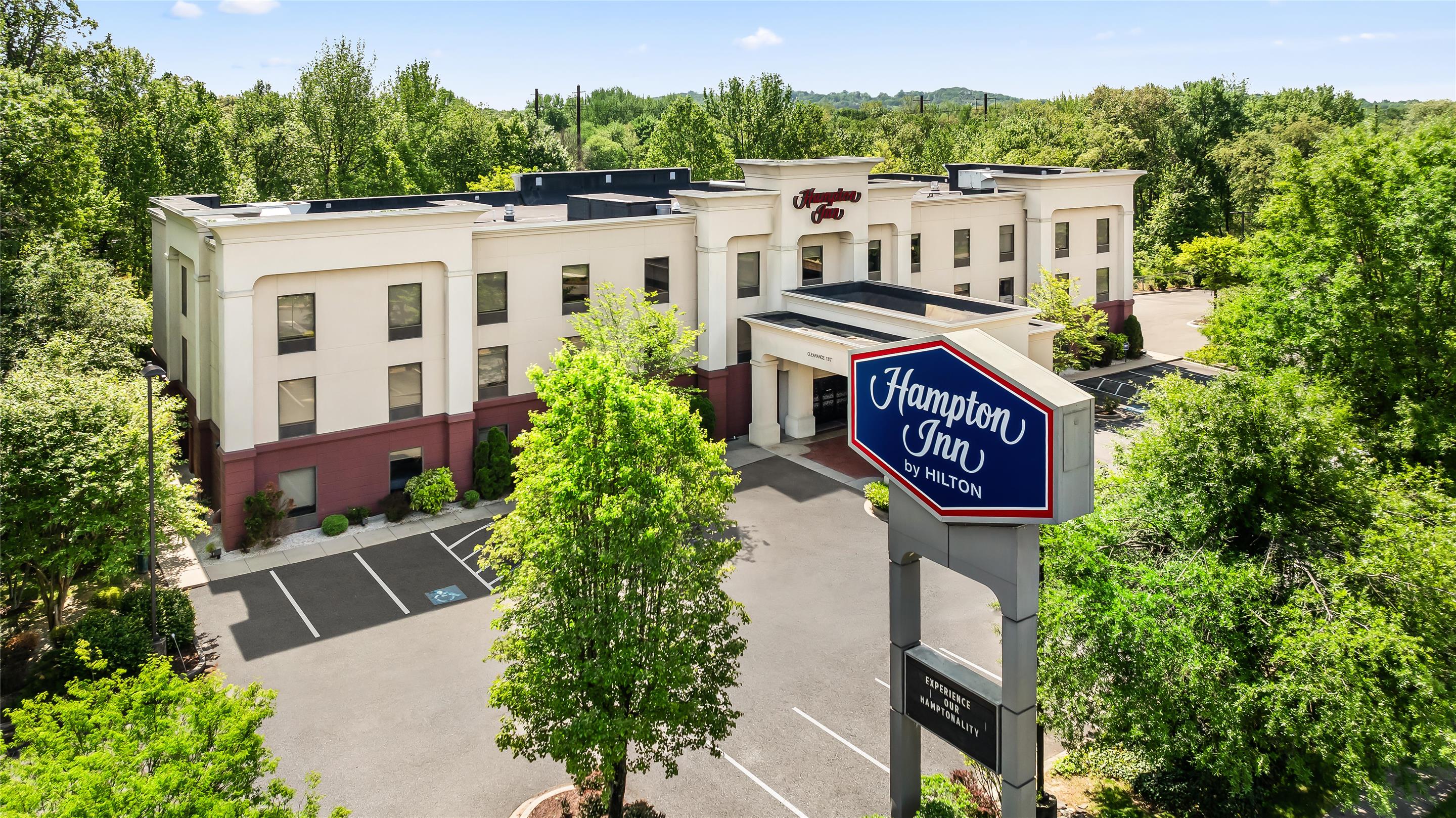 Exterior | Hampton Inn Elkton