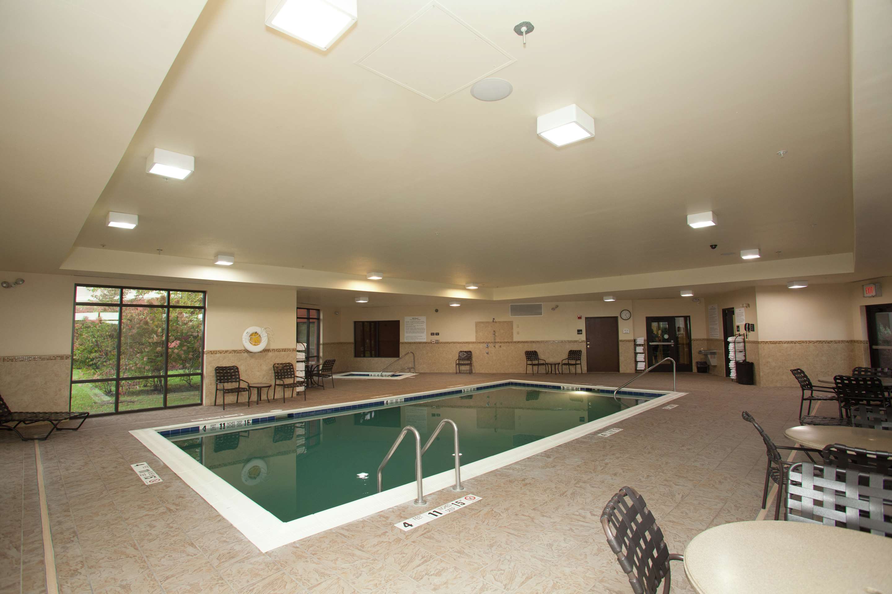 Pool | Hampton Inn Elmira/Horseheads