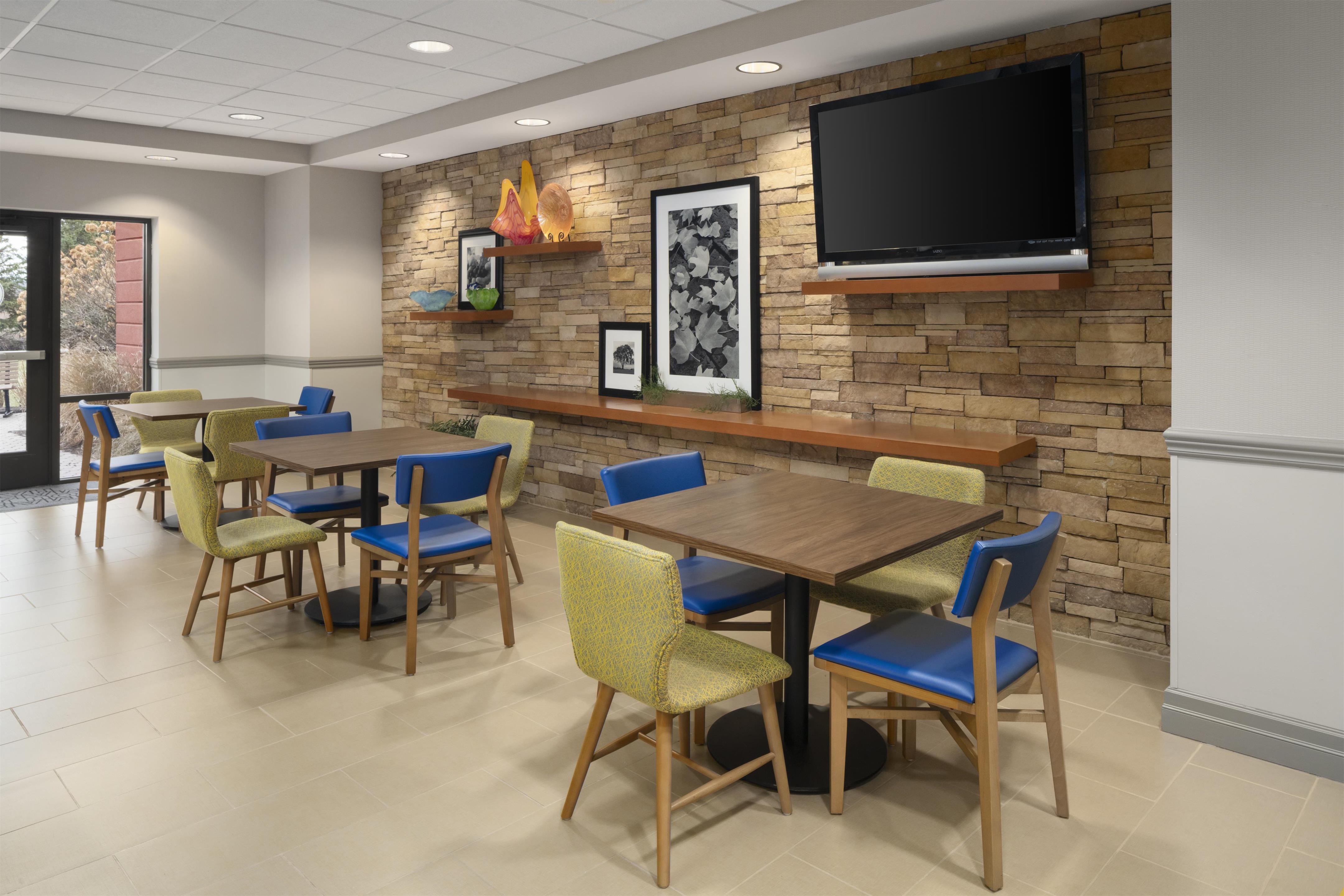 Lobby | Hampton Inn Elmira/Horseheads
