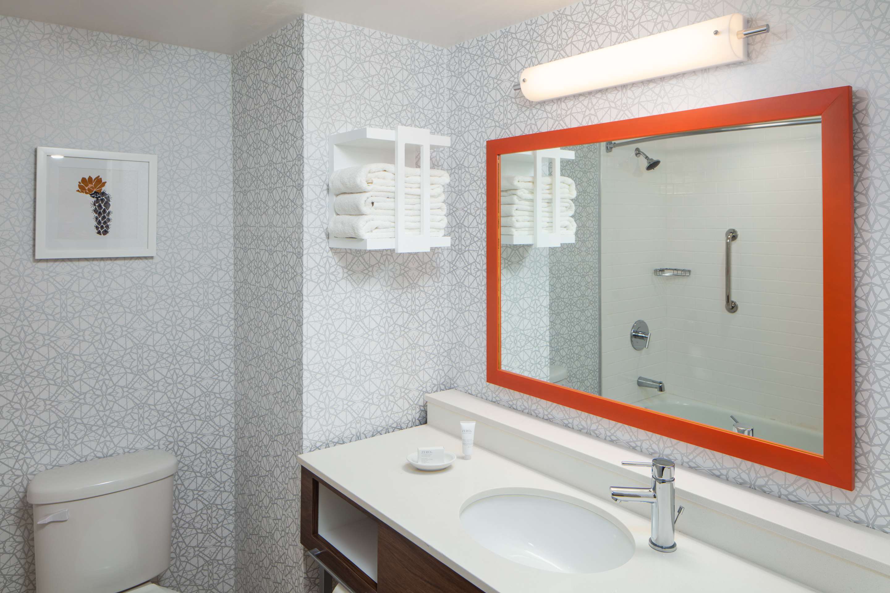 Guest room bath