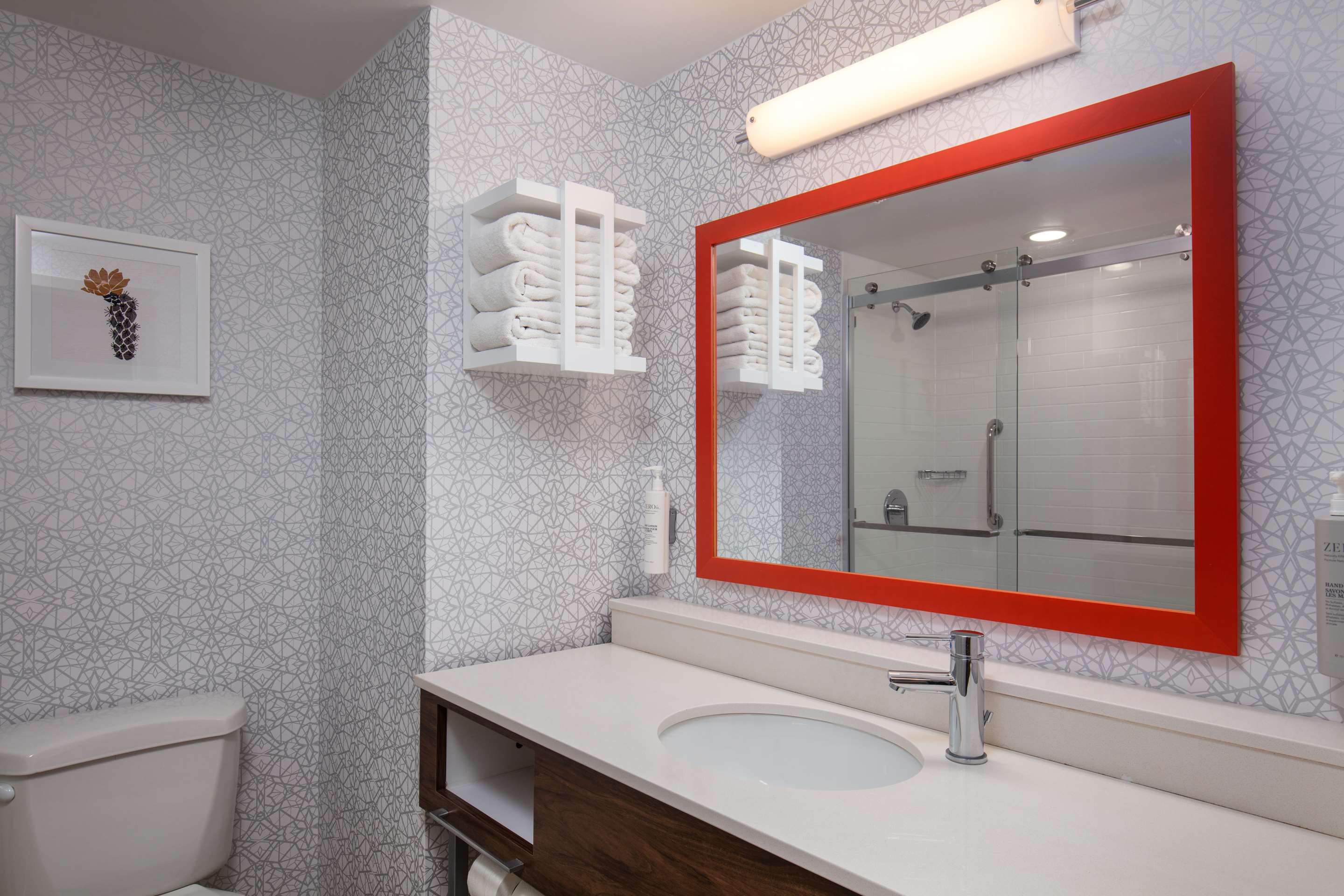 Guest room bath