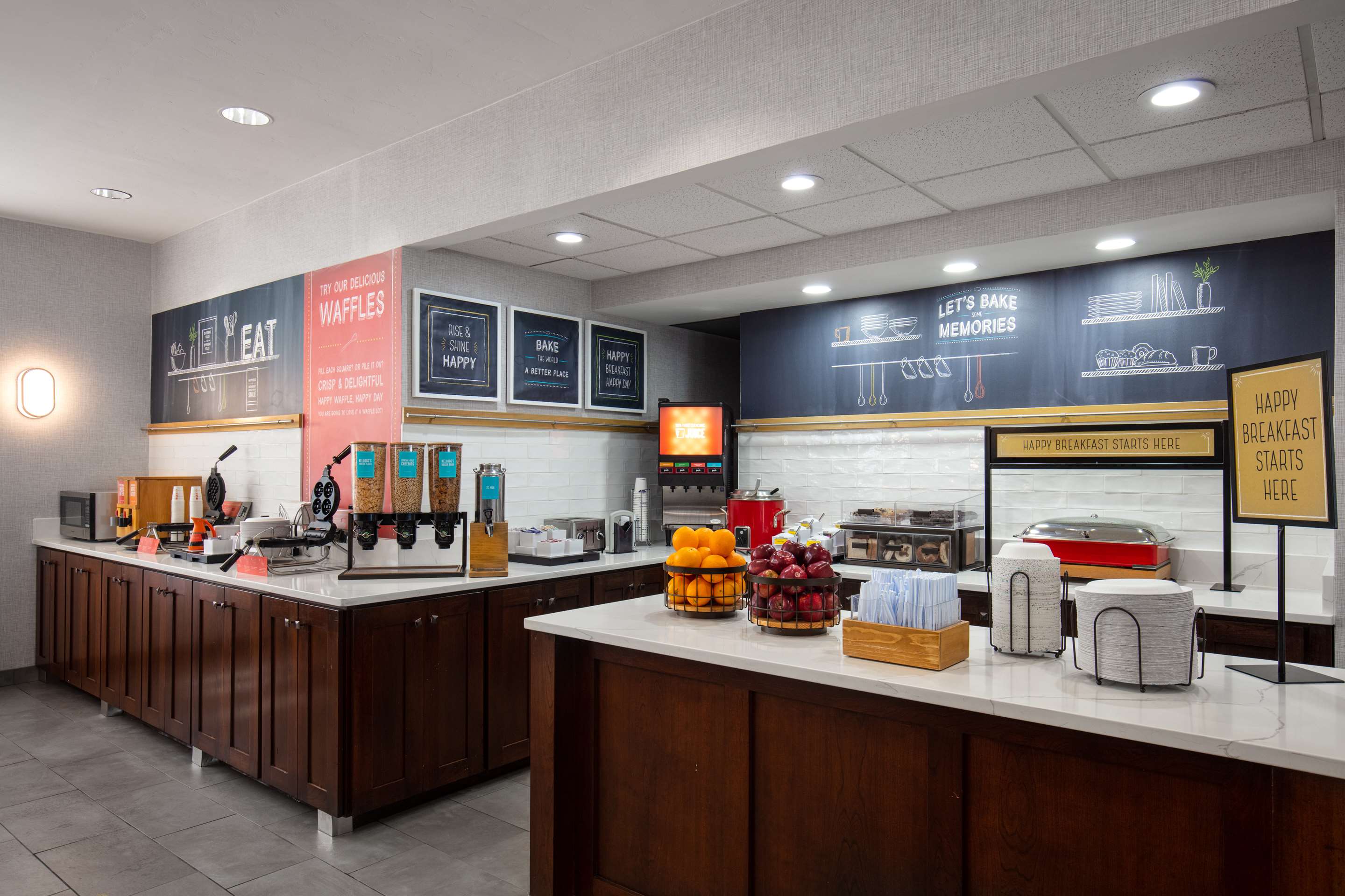 Breakfast Area | Hampton Inn & Suites El Paso-Airport