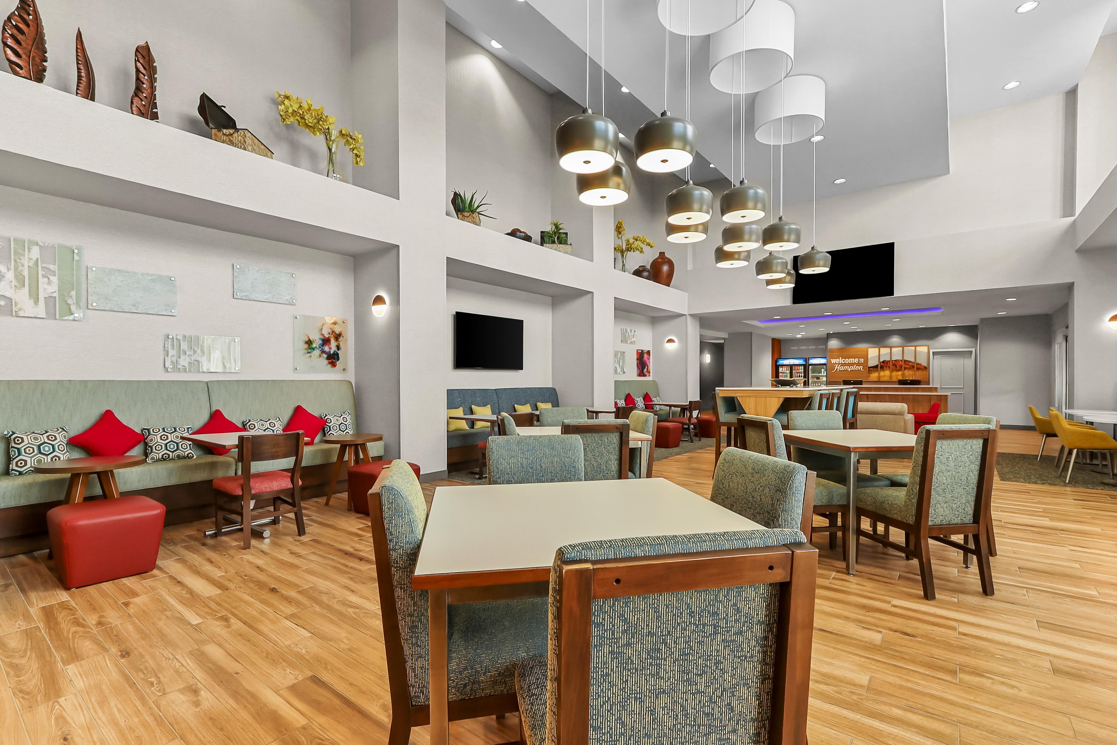 Lobby | Hampton Inn & Suites El Paso West