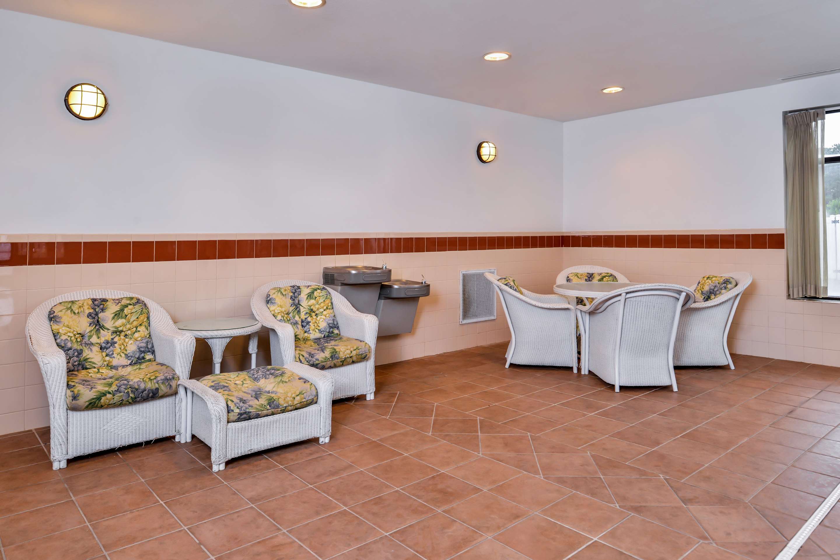 Lobby | Hampton Inn by Hilton Emporia