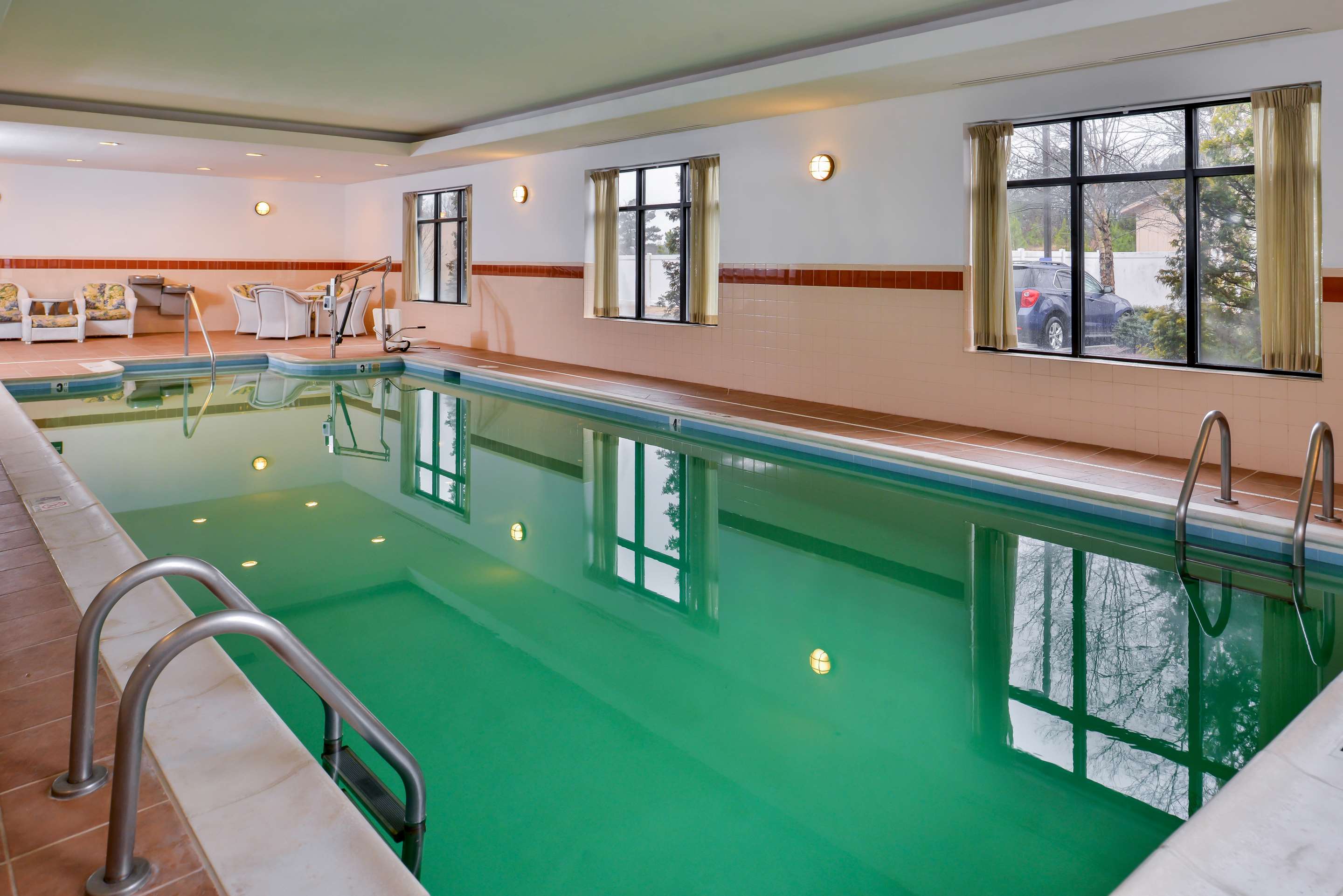 Pool | Hampton Inn by Hilton Emporia