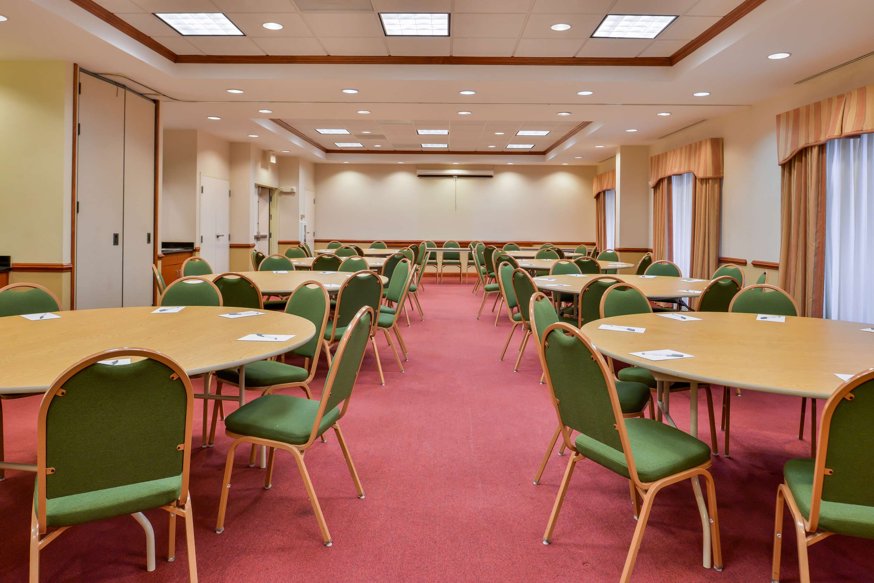 Meeting Room | Hampton Inn by Hilton Emporia
