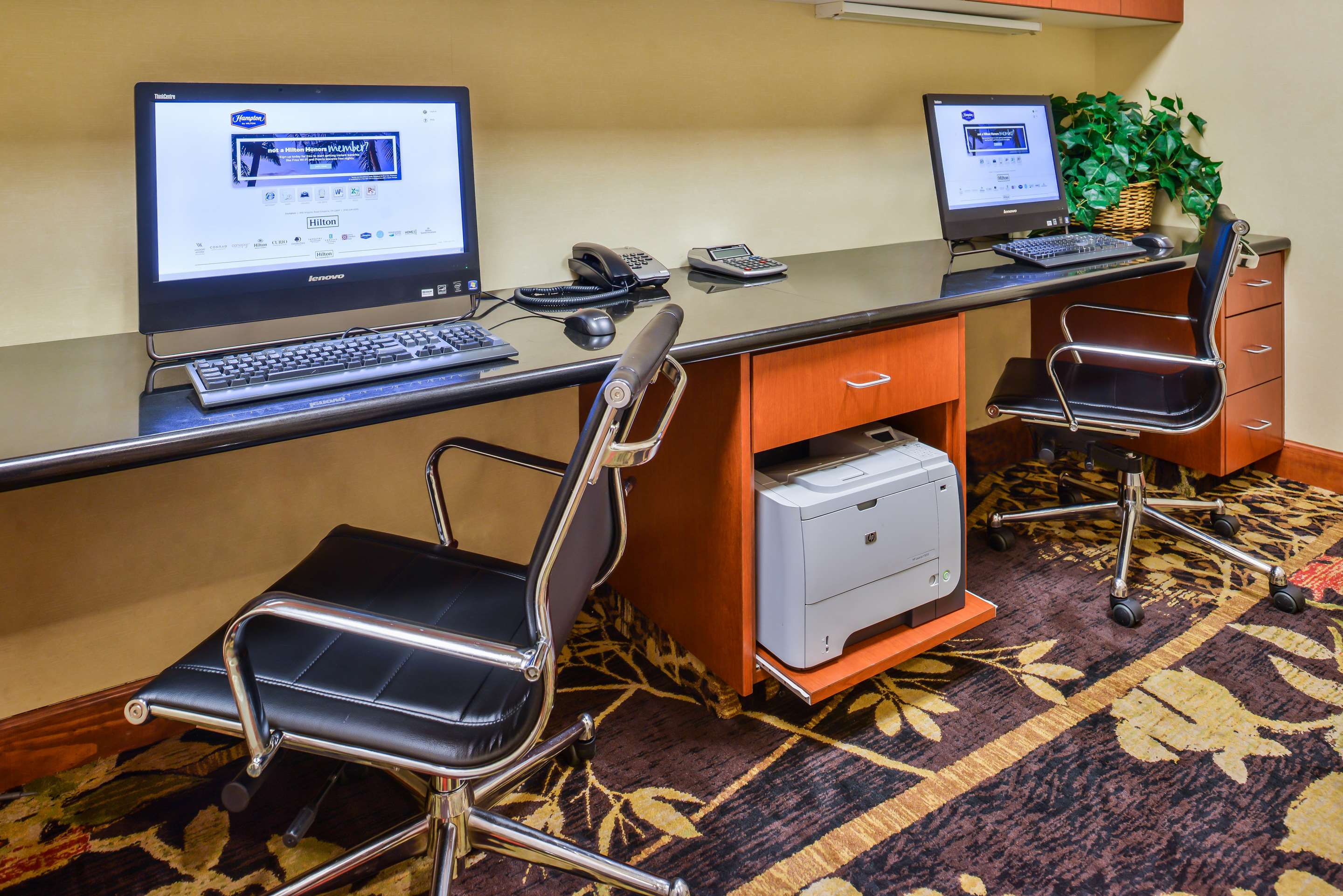 Business Center | Hampton Inn by Hilton Emporia