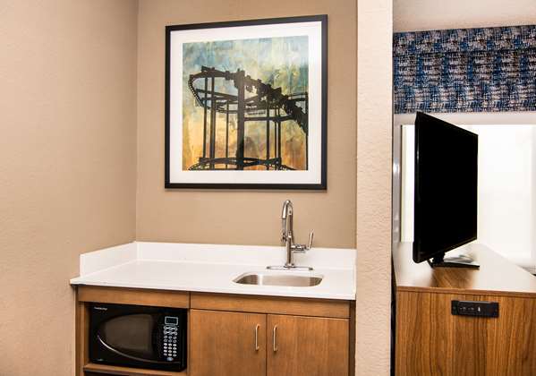  - Hampton Inn South Erie - I-90, Exit 24