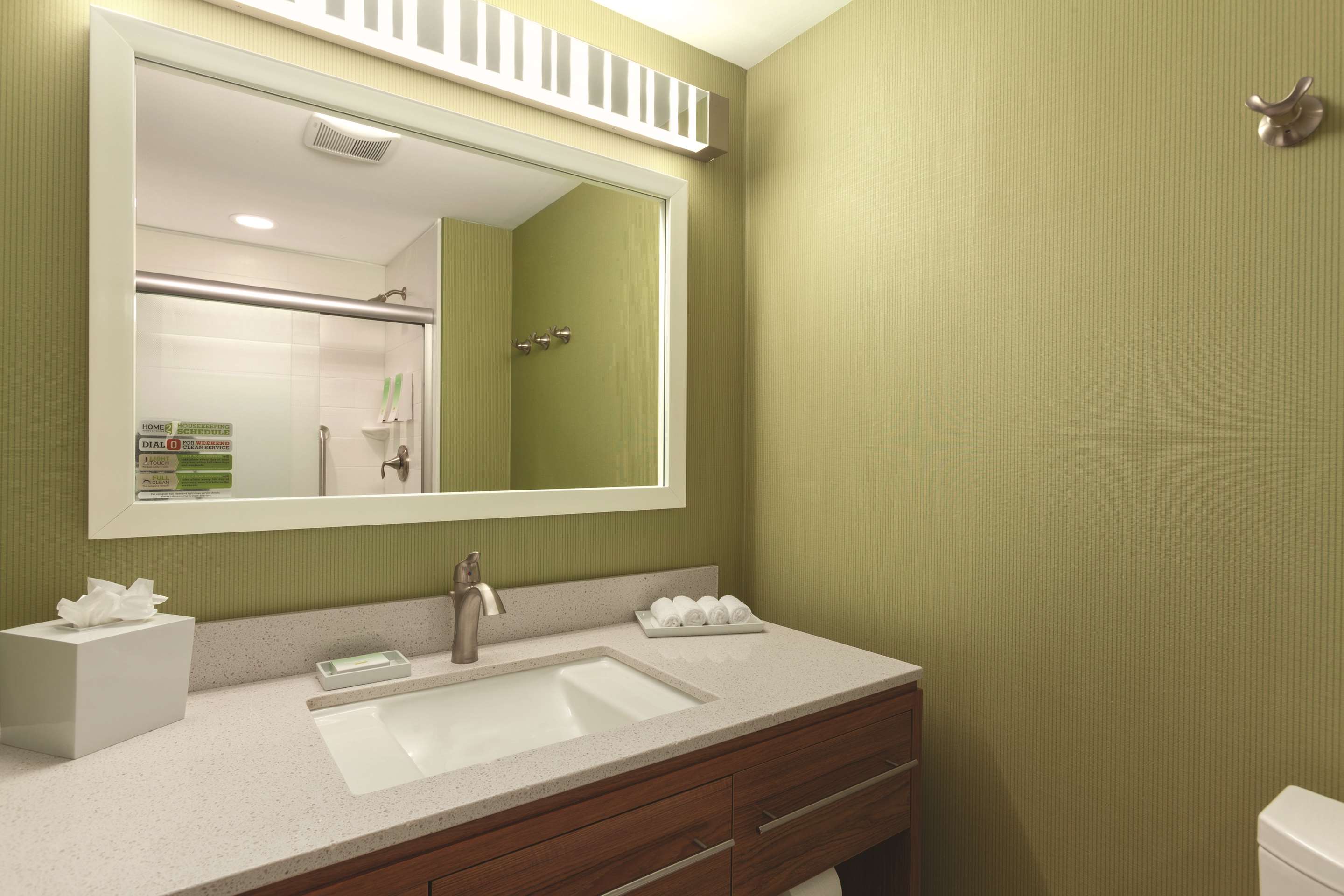 Guest room bath