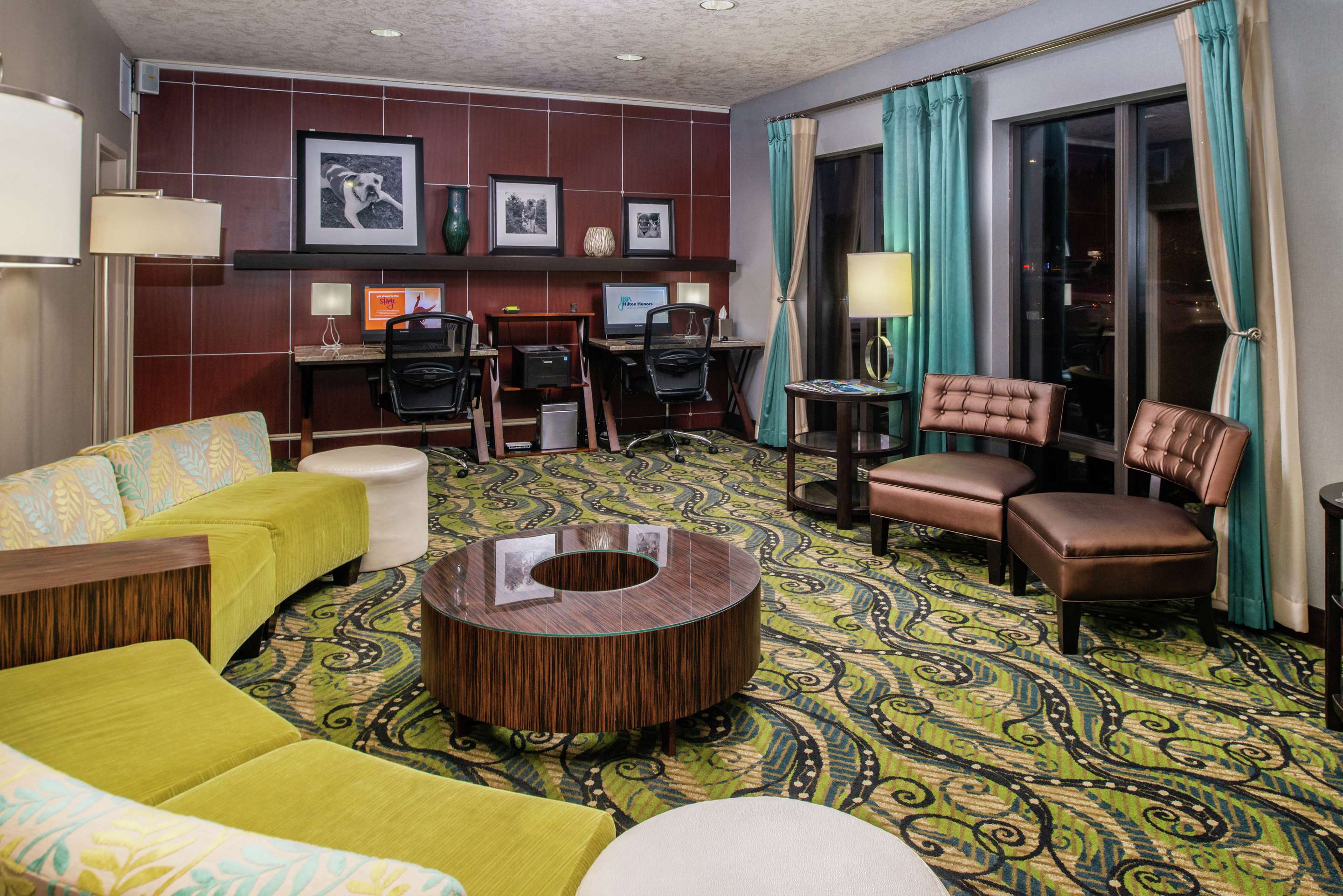 Lobby | Hampton Inn Eugene