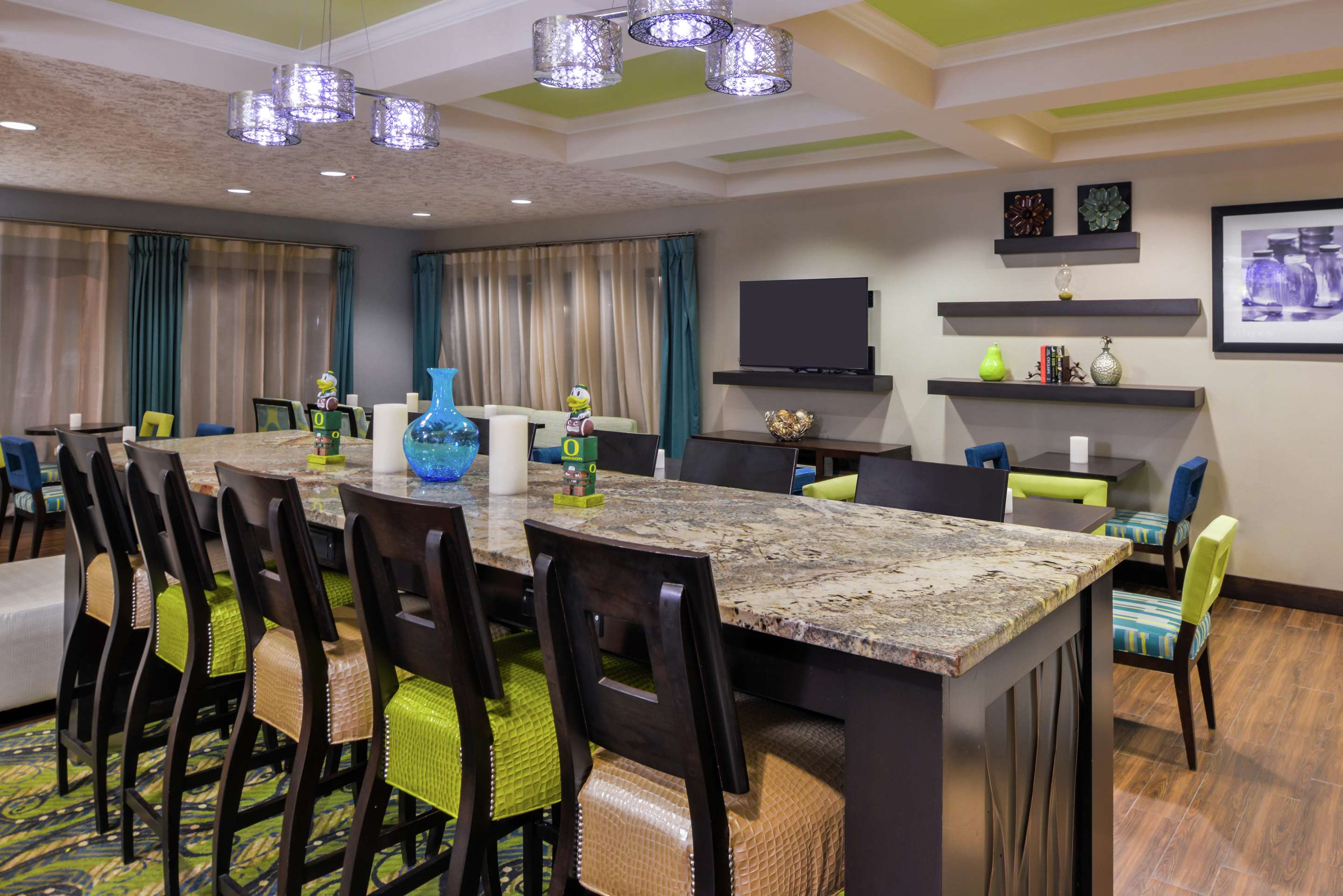 Breakfast Area | Hampton Inn Eugene