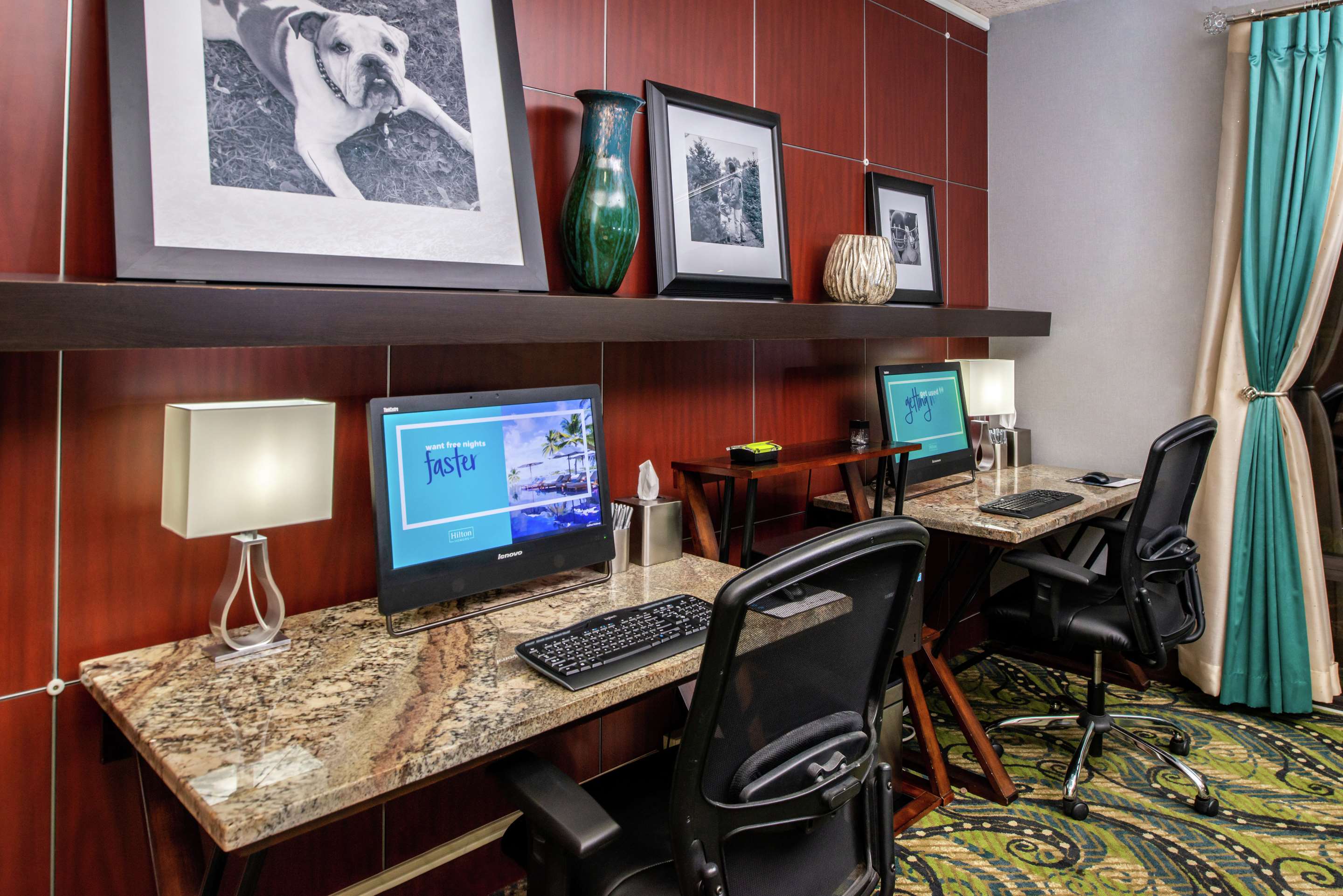 Business Center | Hampton Inn Eugene