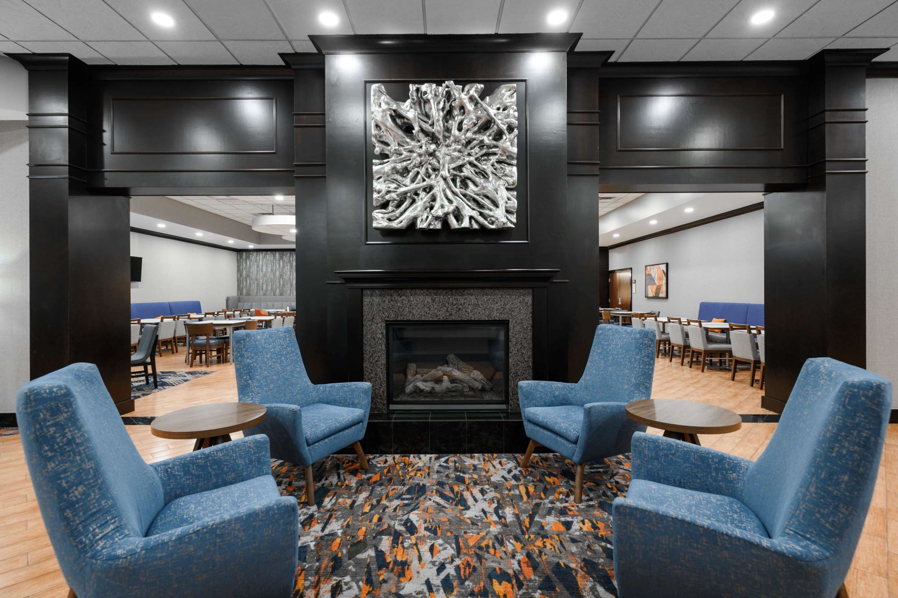 Lobby | Hampton Inn Evansville/Airport
