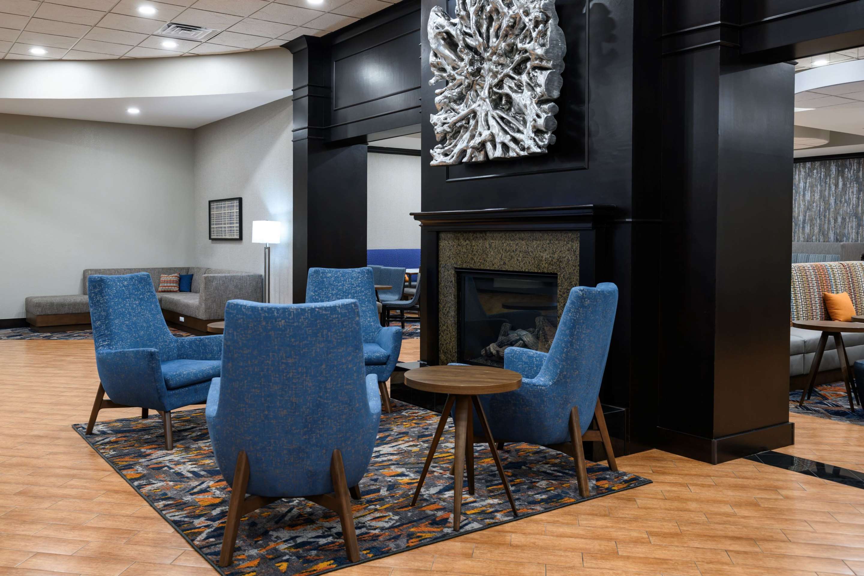 Lobby | Hampton Inn Evansville/Airport