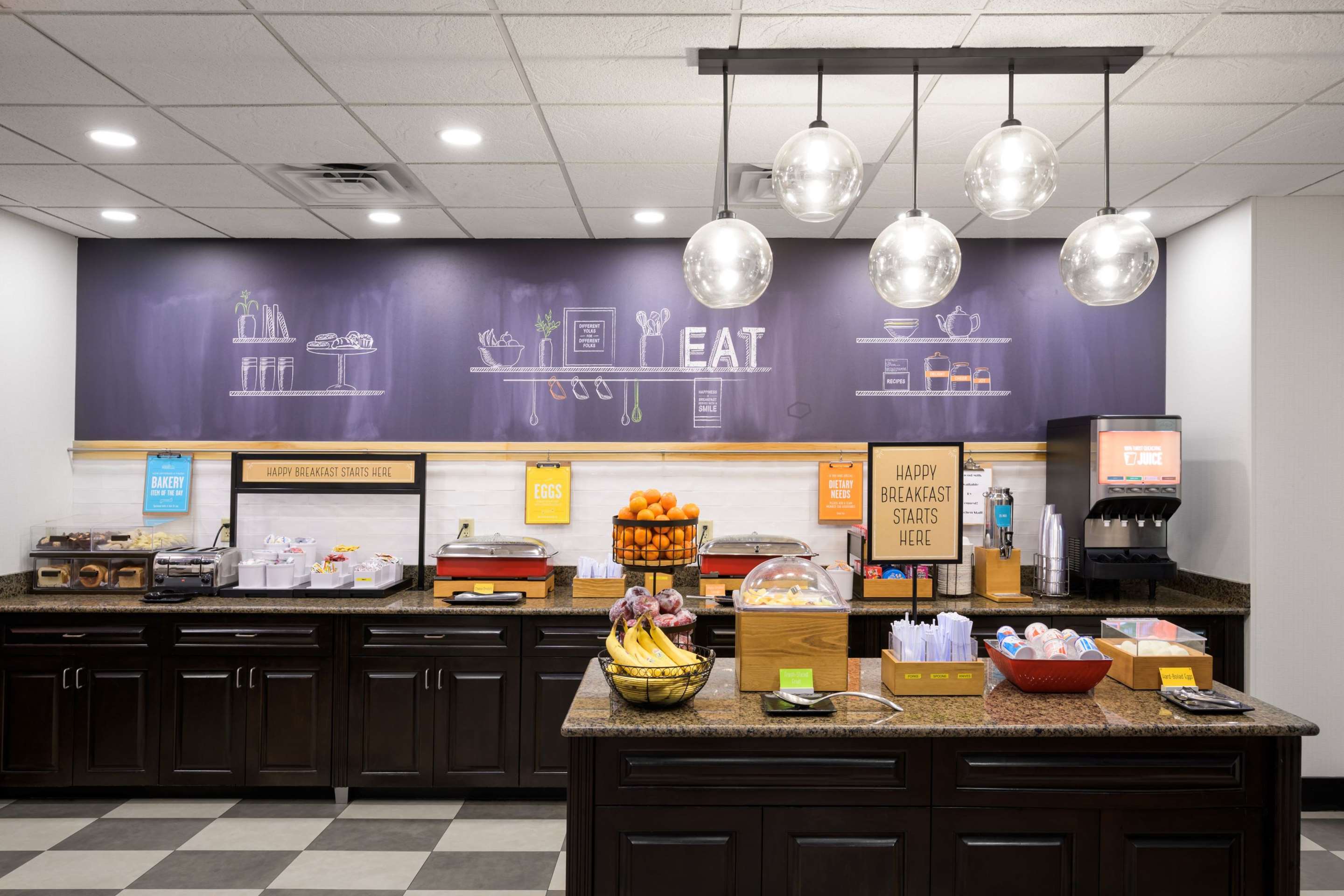 Breakfast Area | Hampton Inn Evansville/Airport