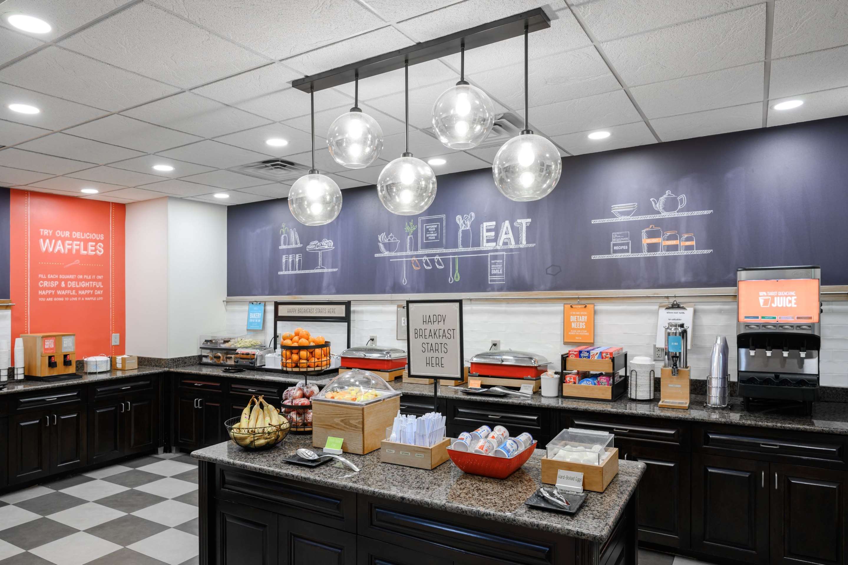Breakfast Area | Hampton Inn Evansville/Airport