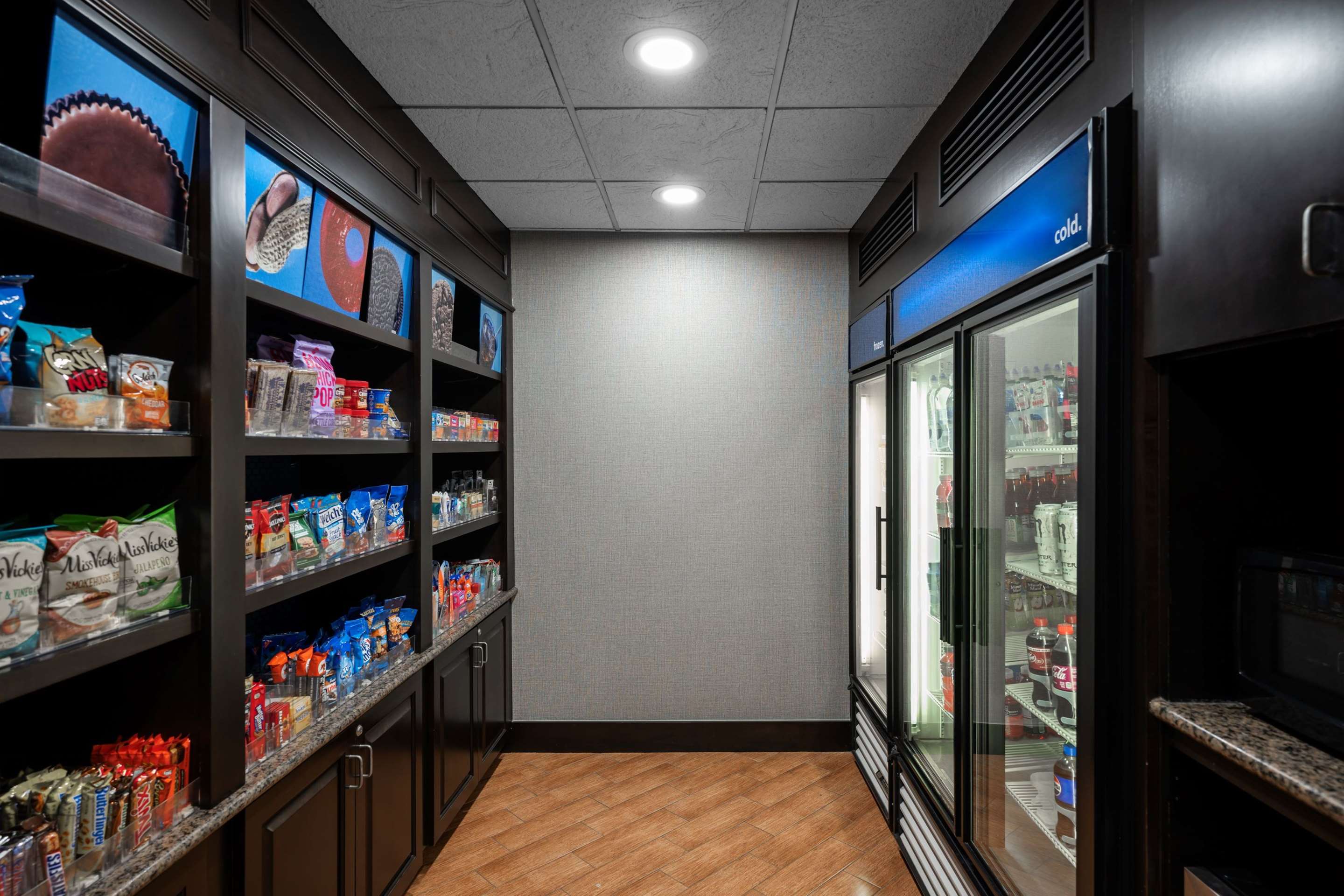 Restaurant | Hampton Inn Evansville/Airport