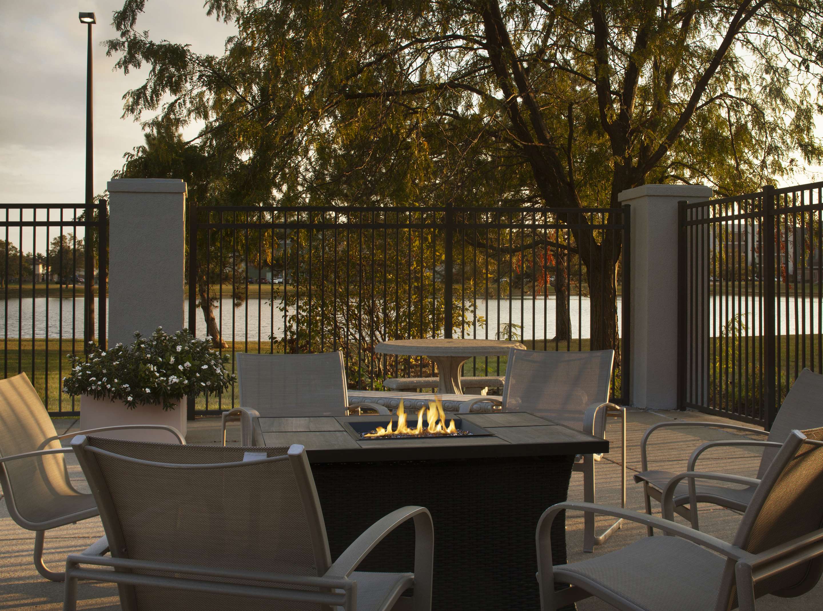 Exterior | Hampton Inn Evansville