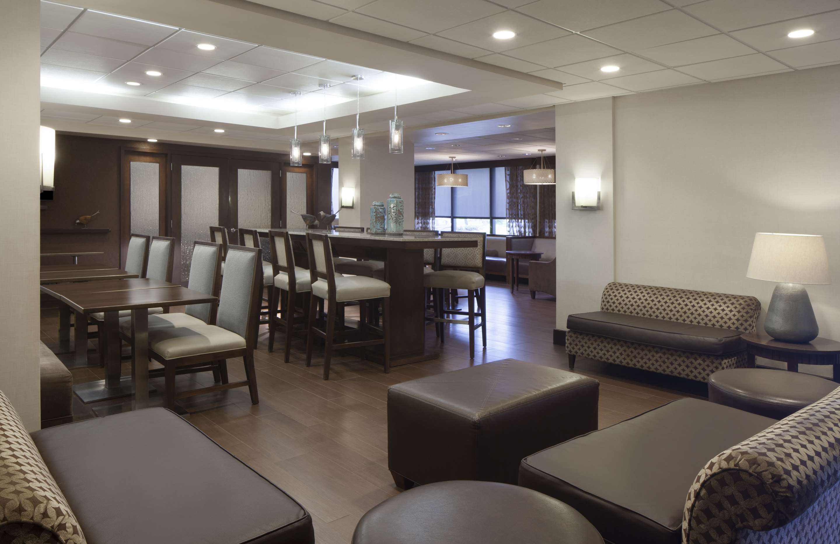 Lobby | Hampton Inn Evansville