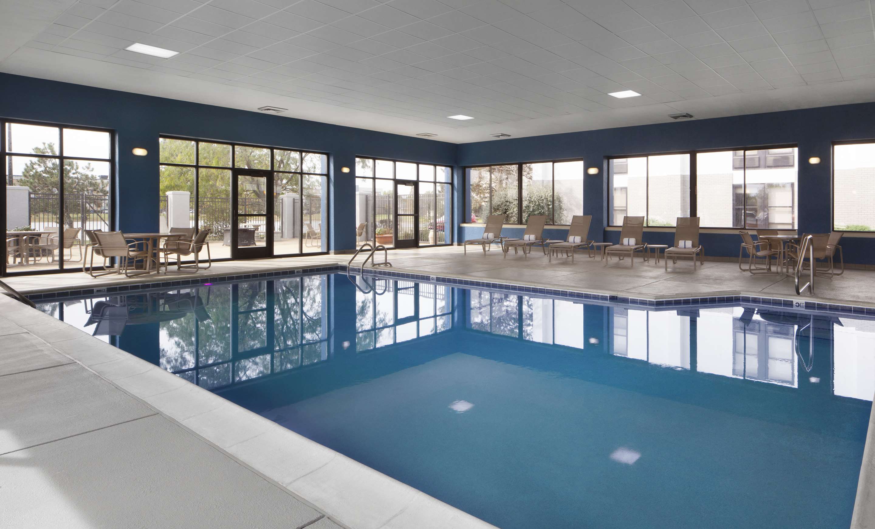 Pool | Hampton Inn Evansville