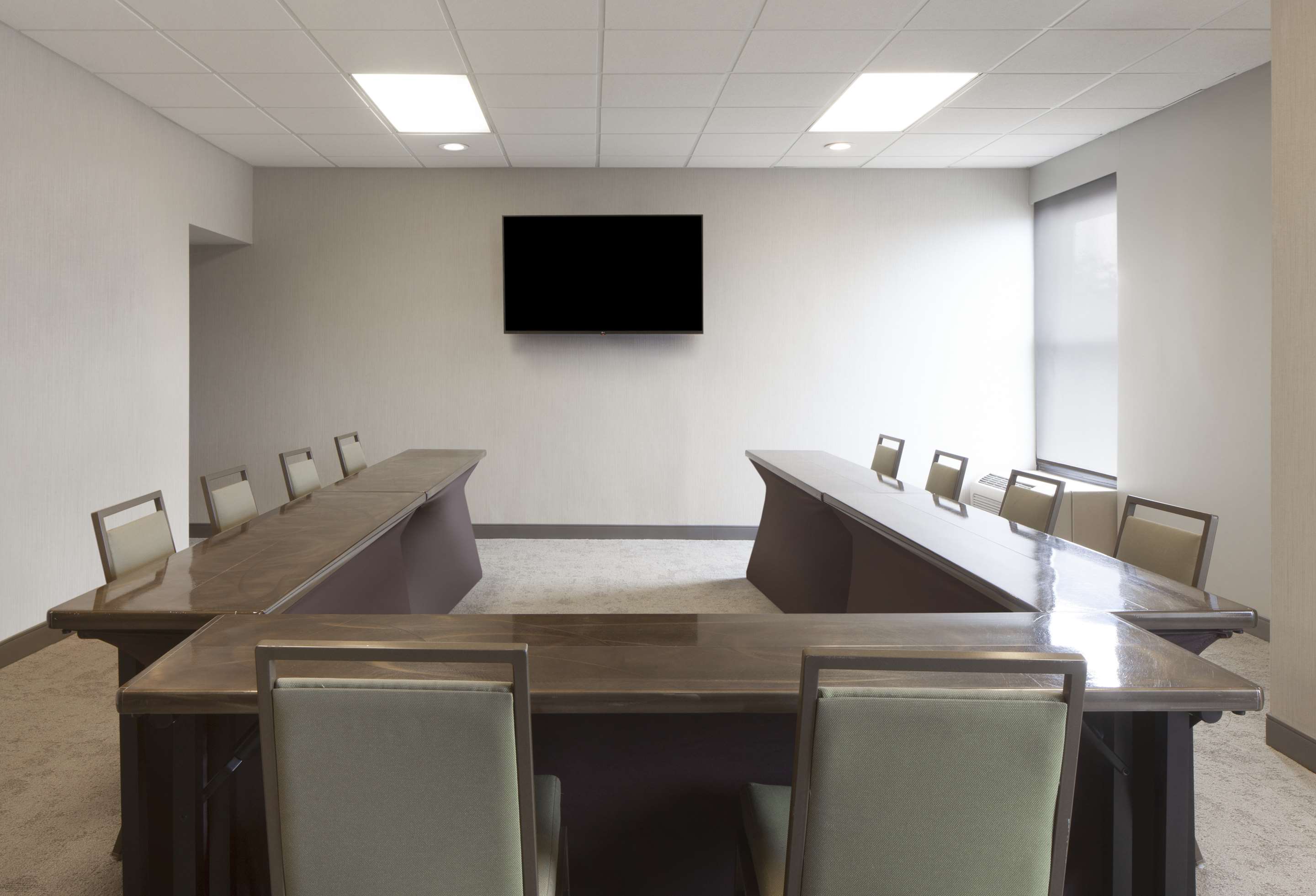 Meeting Room | Hampton Inn Evansville